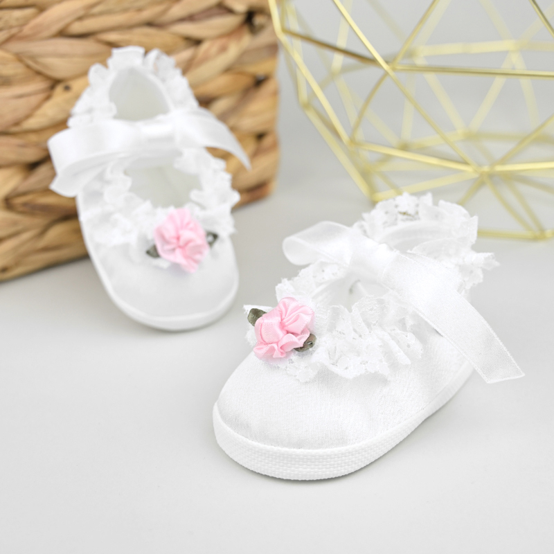 BUCIKI DO CHRZTU BUTY Z RÓŻOWYM KWIATKIEM KORONKĄ WESELE ROCZEK LATO r. 10 Kolor biały