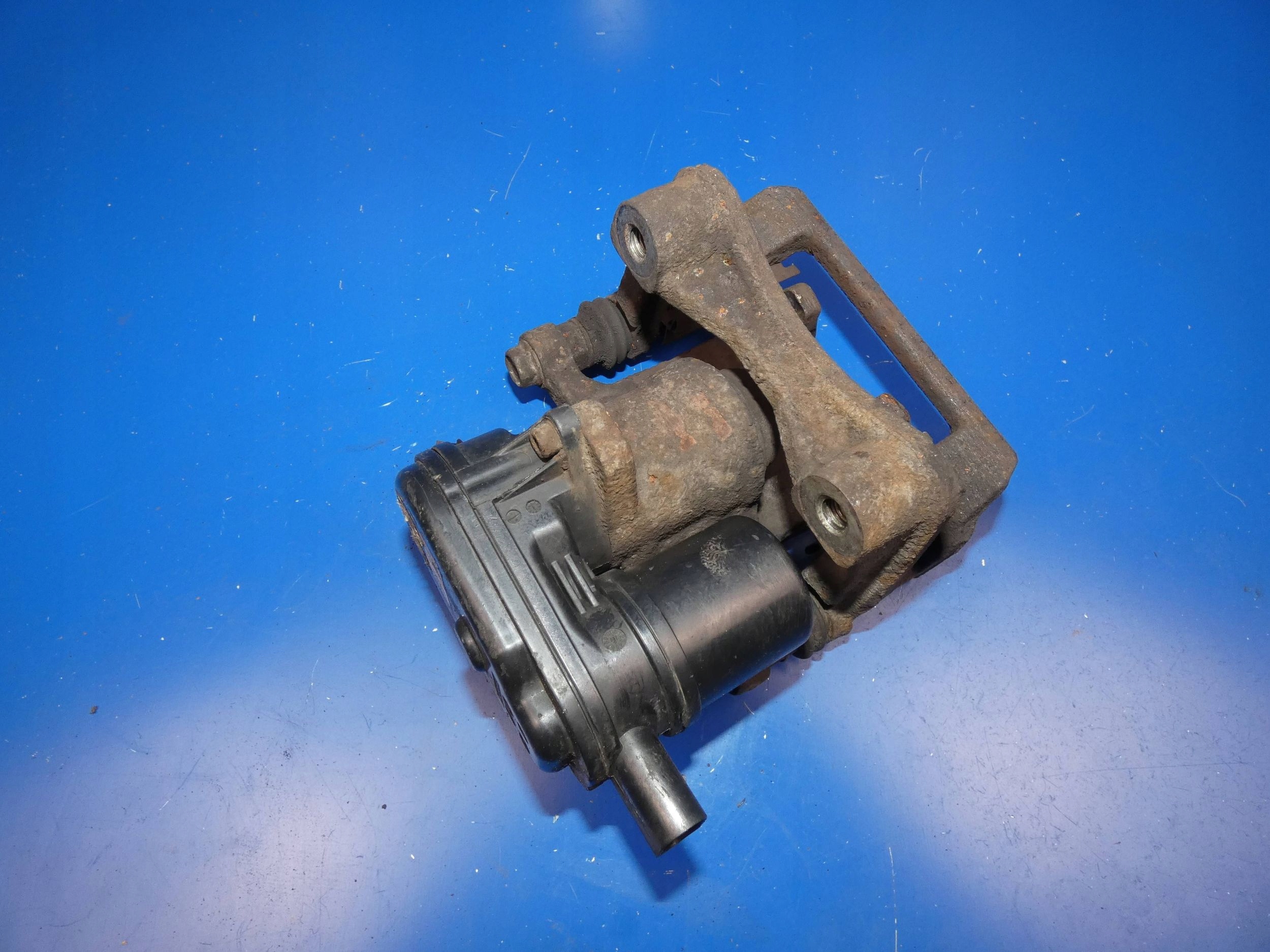 HYUNDAI I30 II caliper brake left rear part rear electrical