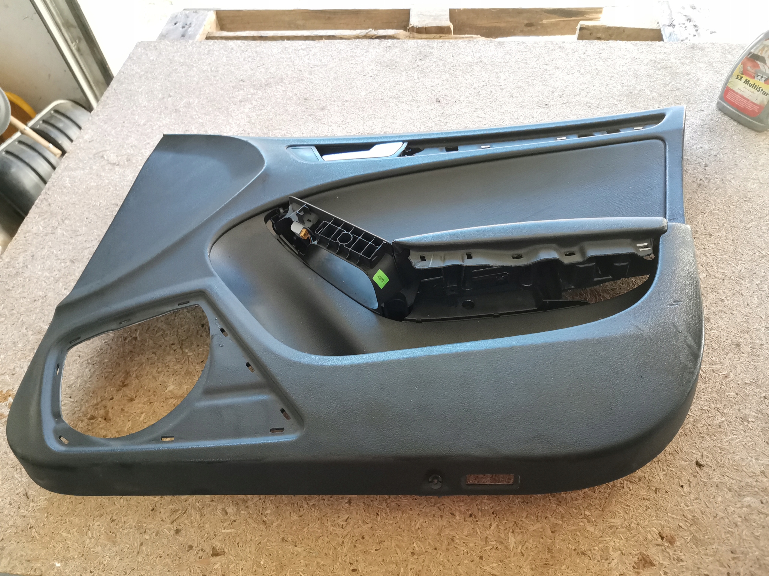 BOCZEK DRZWI PRAWY PRZÓD A4 B8 SKÓRA EUROPA