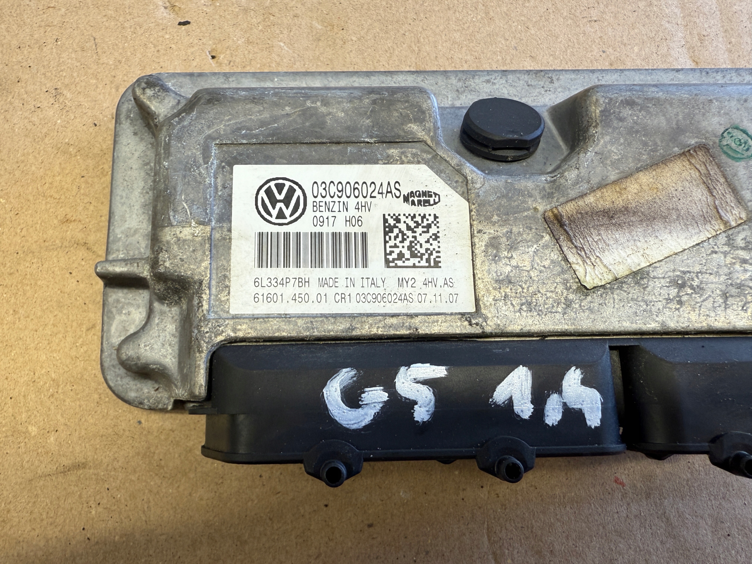 VW GOLF V 1.4 16V control unit computer of the engine 03C906024AS
