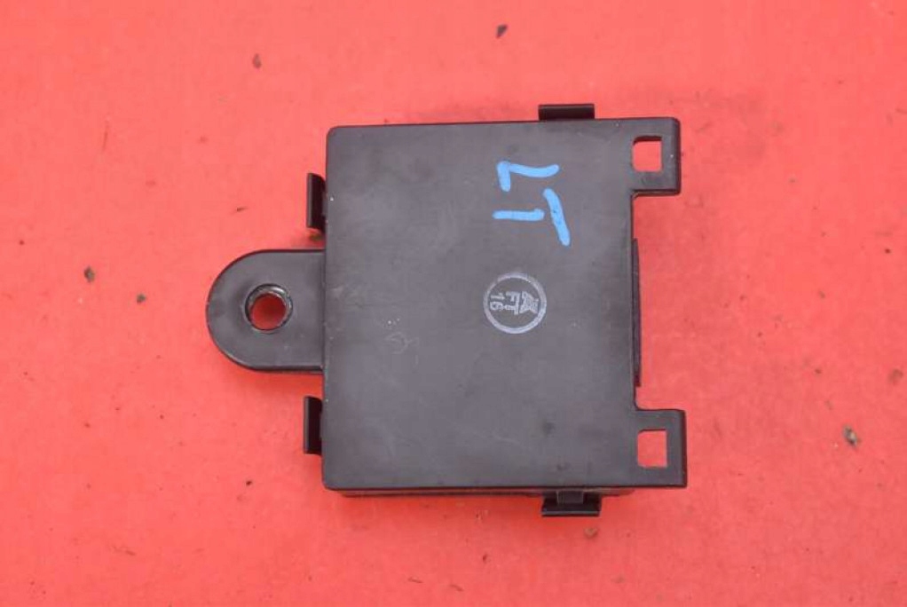 control unit module handles left rear part 1069651-00-D TESLA MODEL S LIFT 16-21