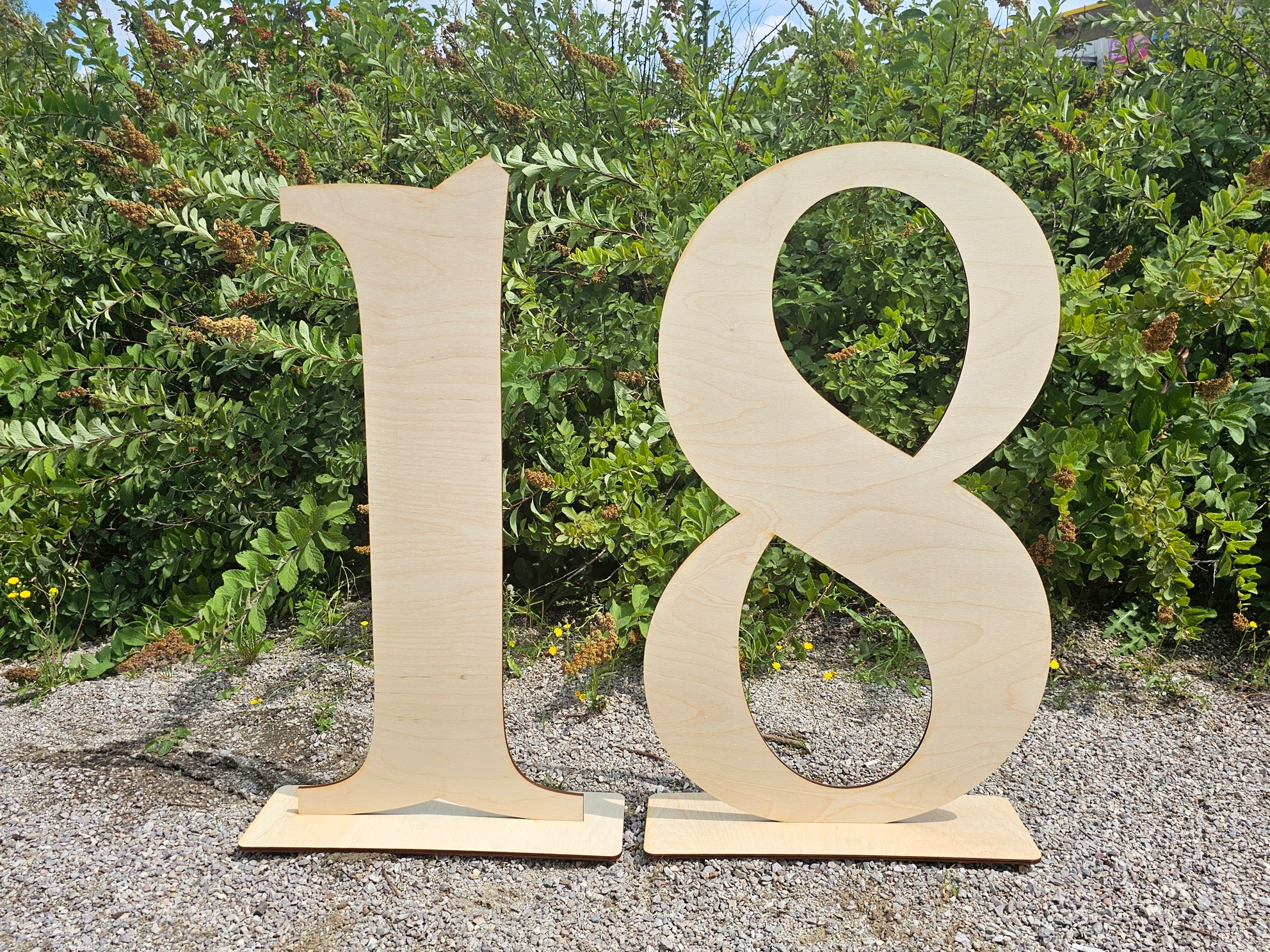 Velké číslice k postavení, narozeninová dekorace, číslo 18 na osmnáctku