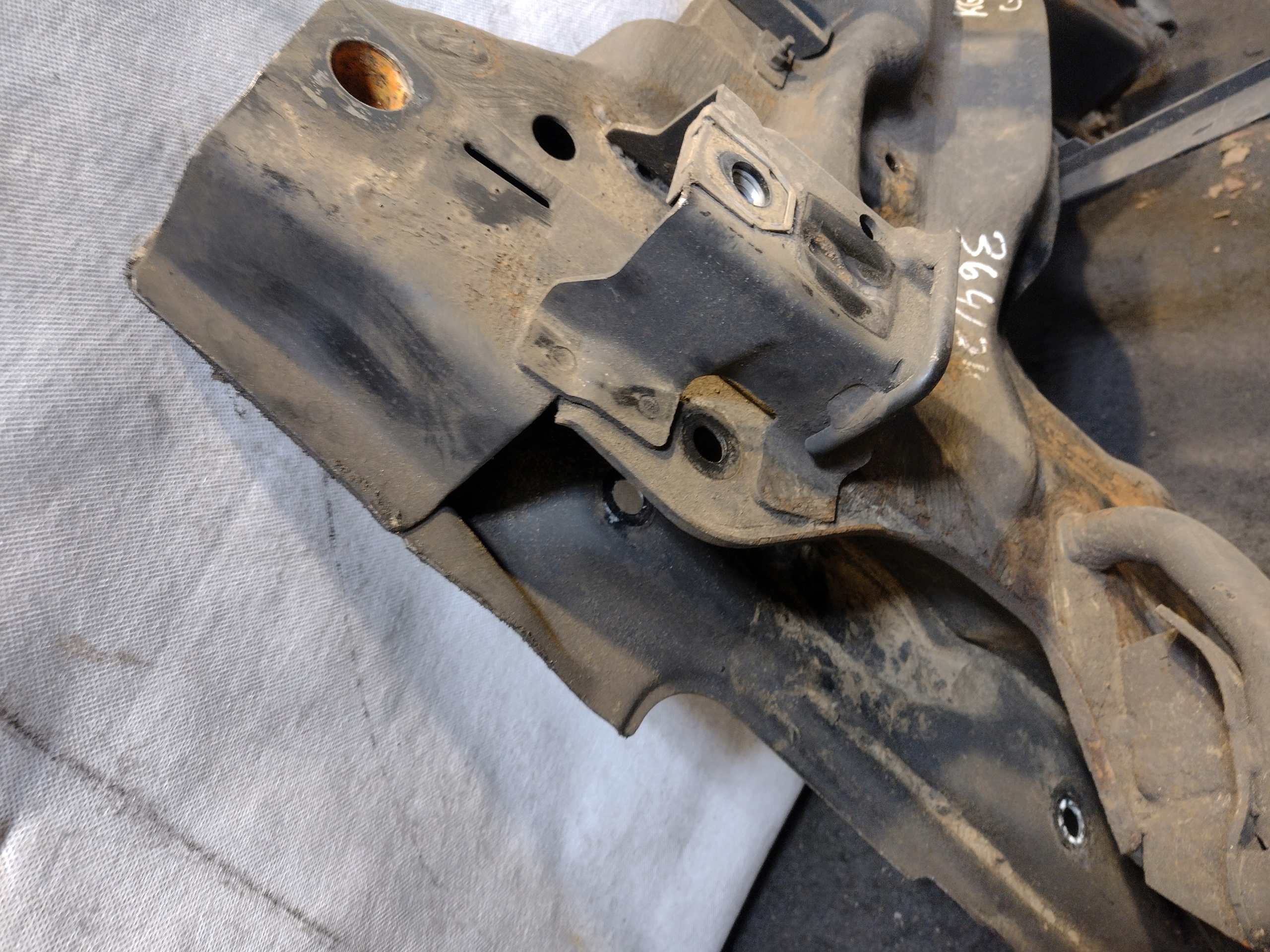 subframe axle beam front Citroen C-elysee II 2 1,6 Blue HDI