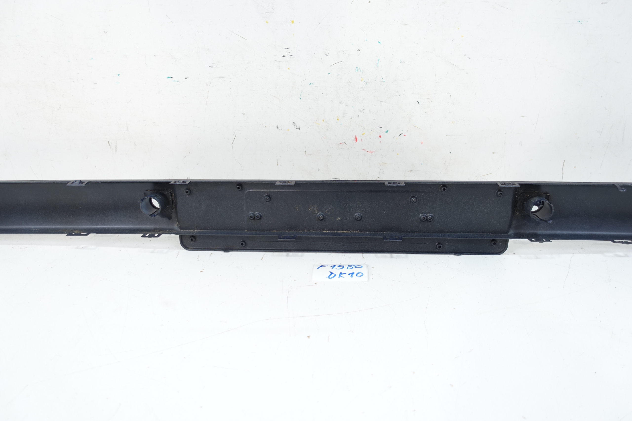 MERCEDES E-KLASA W210 1995- cap moulding bumper front 2108850021