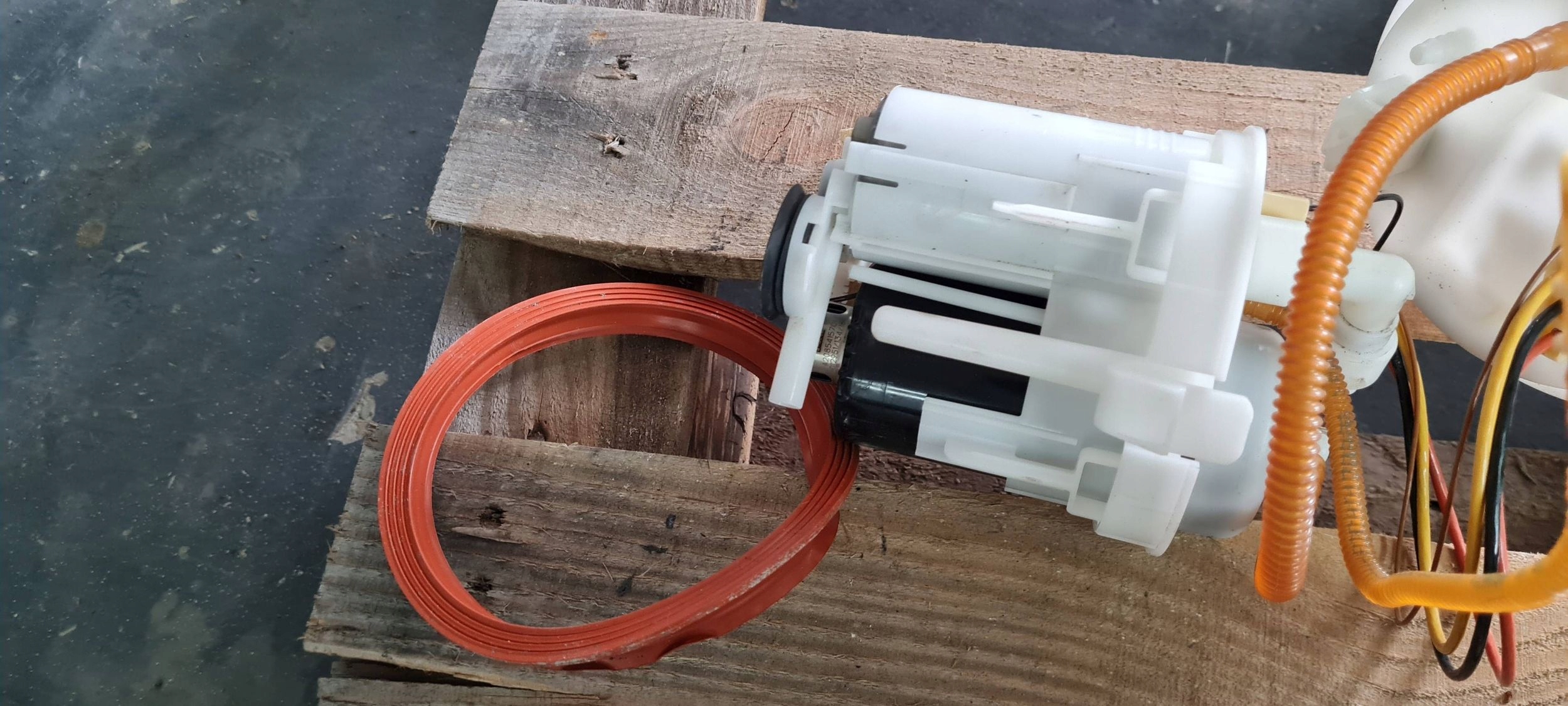 Q5 80A pumpa goriva rezervoara benzin 2.0 TFSI 80A919087