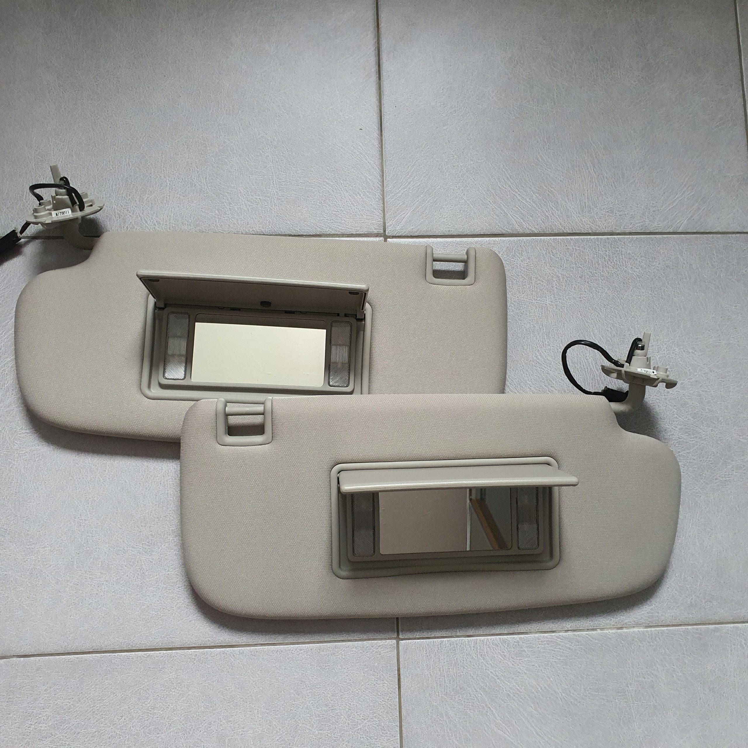 Nowe osłony przeciwsłoneczne Mopar Jeep Grand Cherokee 11-13 Numer katalogowy producenta CBXZR711AA-001