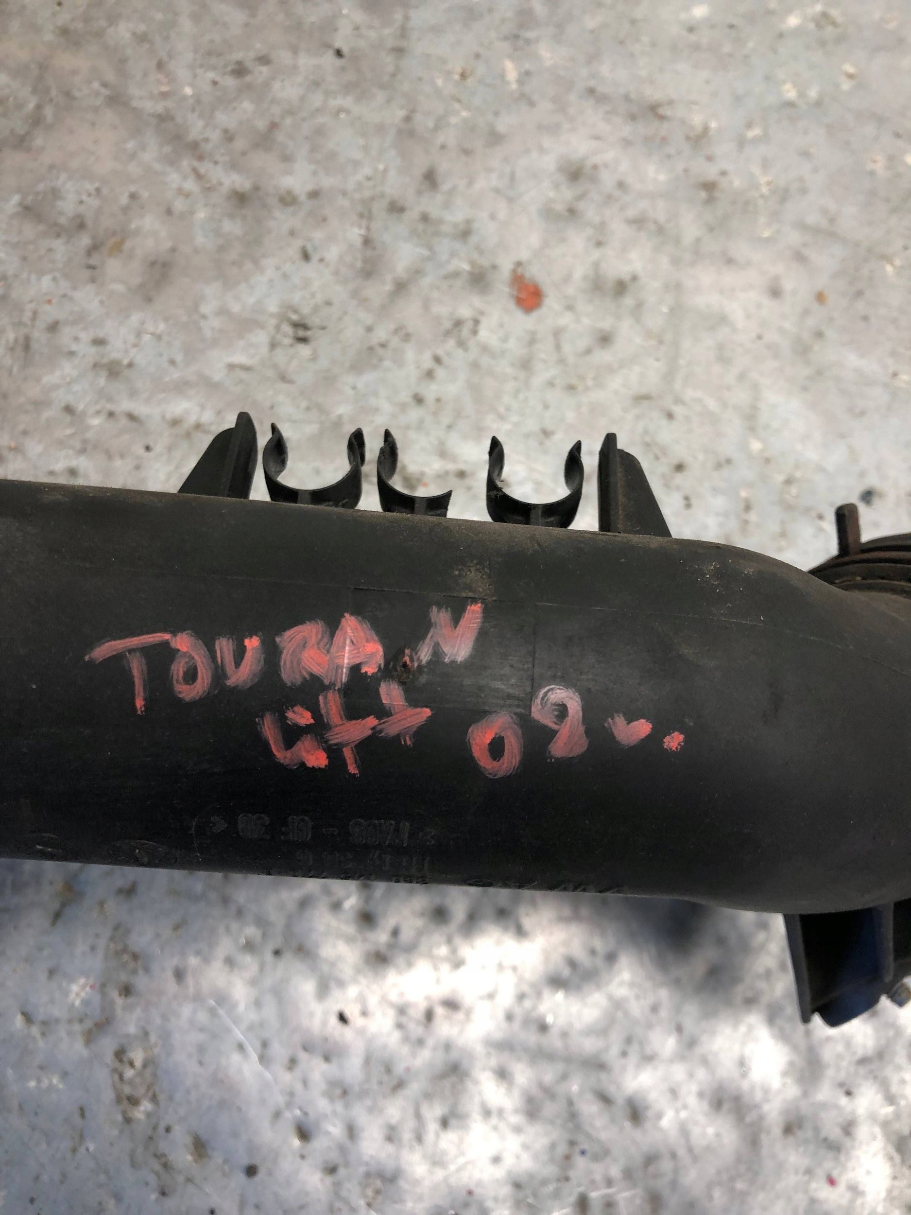 cijev prijenos interkulera VW TOURAN i LIFT 3C0145770B