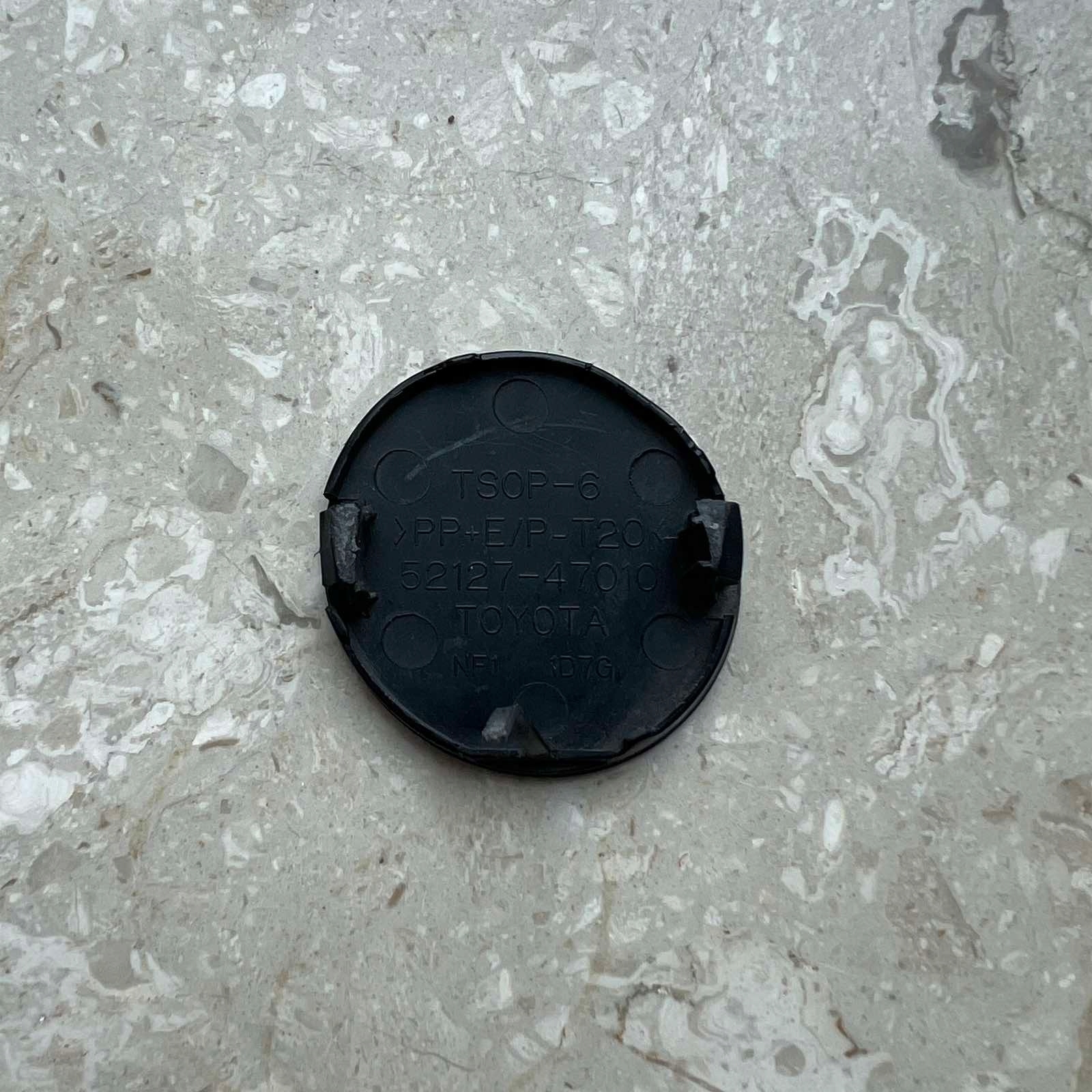 TOYOTA PRIUS II 03-09 towing hook cap bumper front 52127-47010