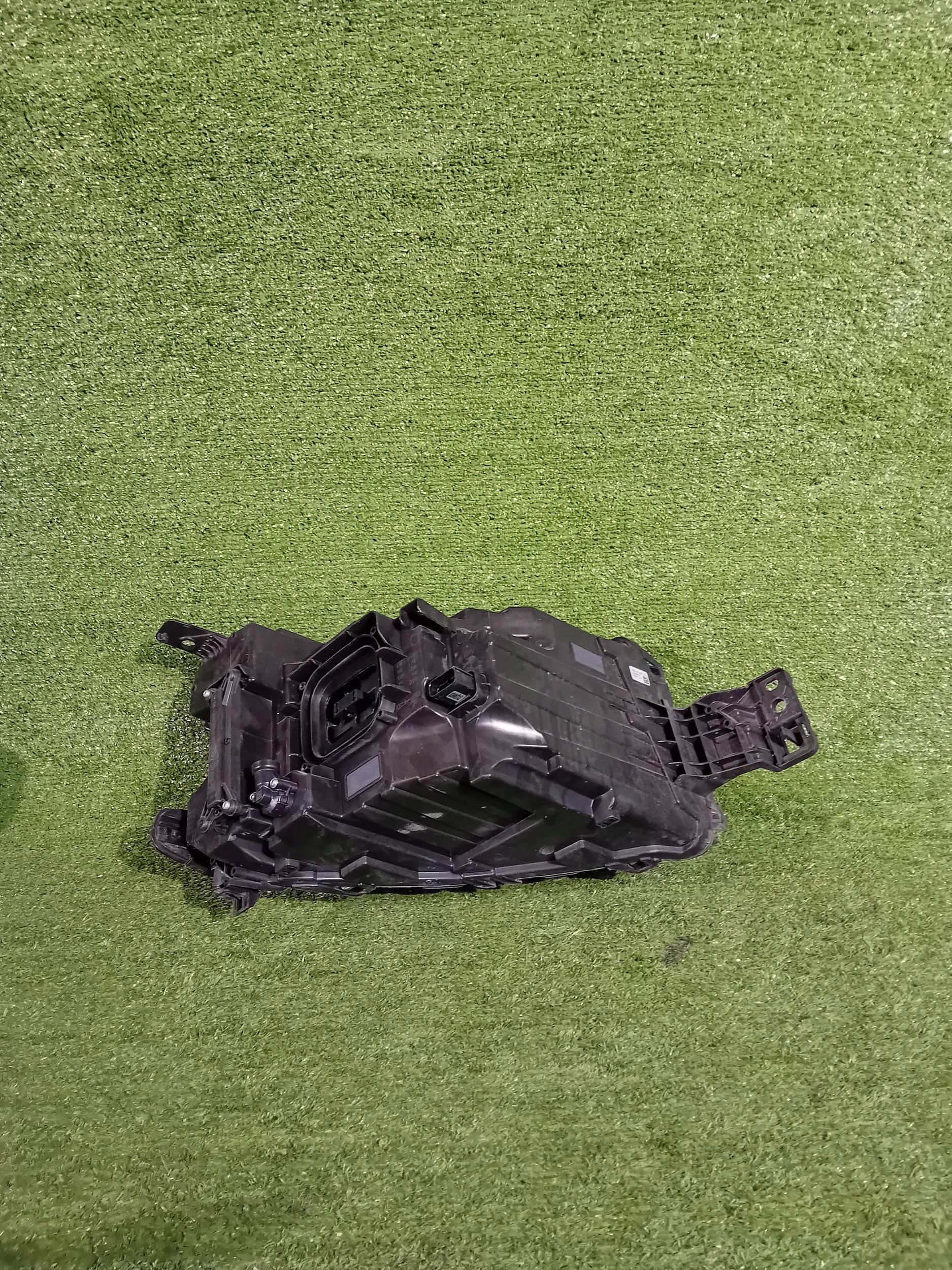 REFLEKTOR left front CITROEN C5 AIRCROSS LIFT 22- NR.R870