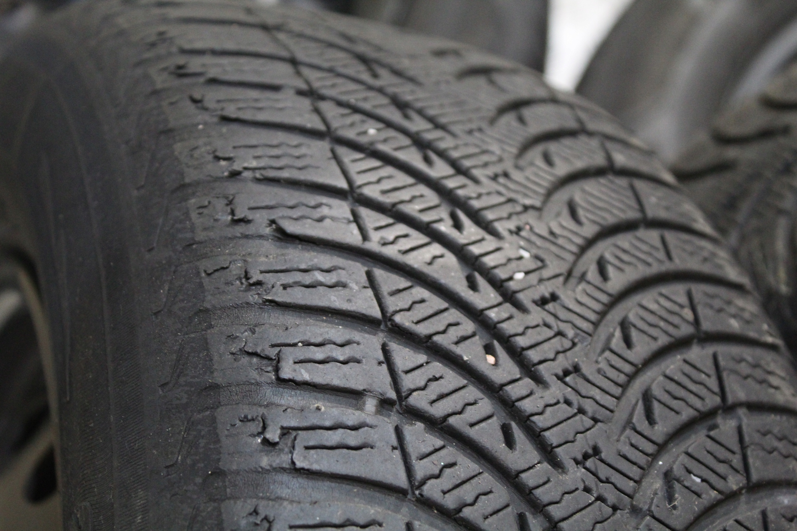 wheels discs tyres 205/60 R16 VOLVO V70 III 3