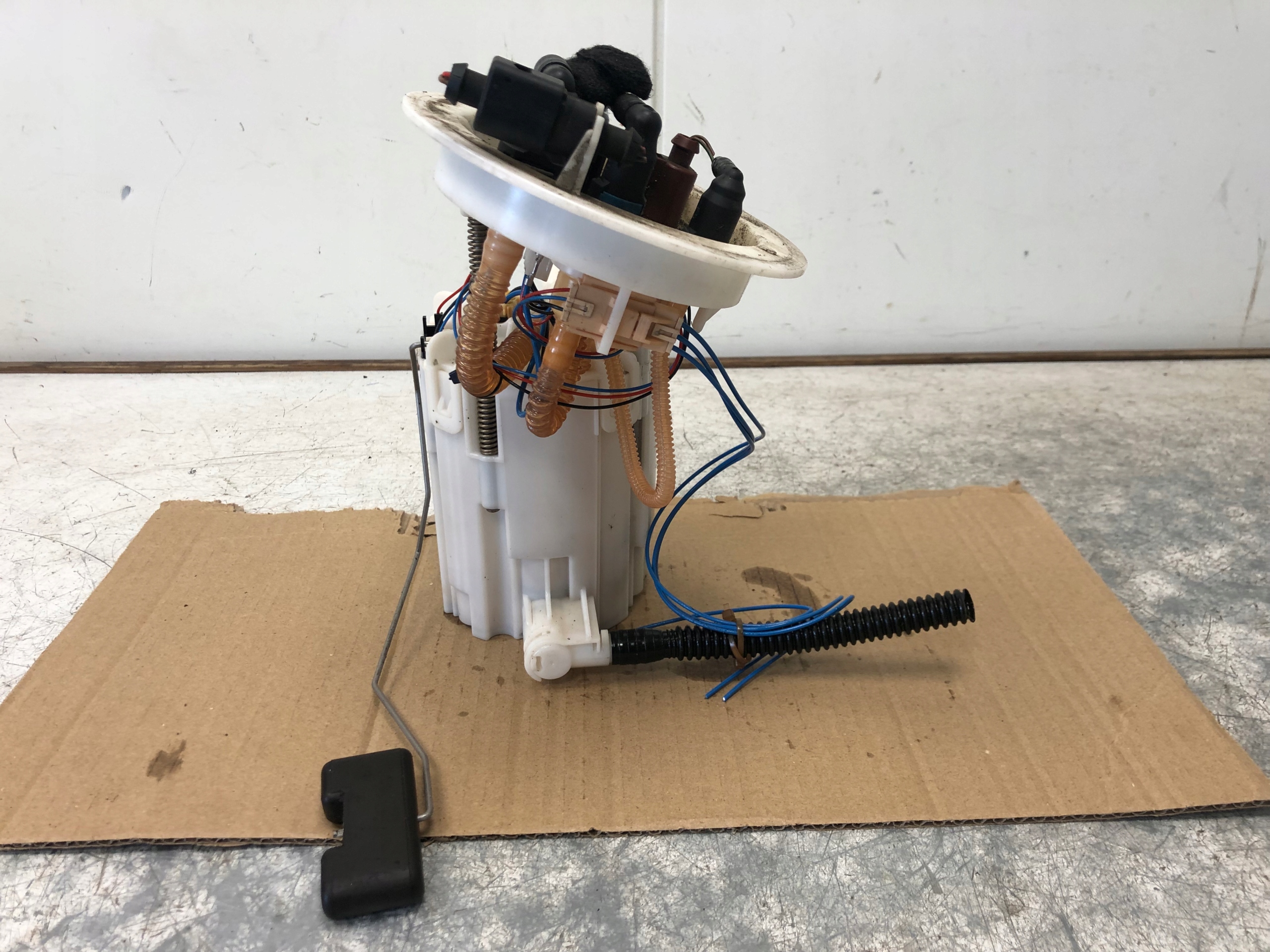 feed pump AUDI 0580205007