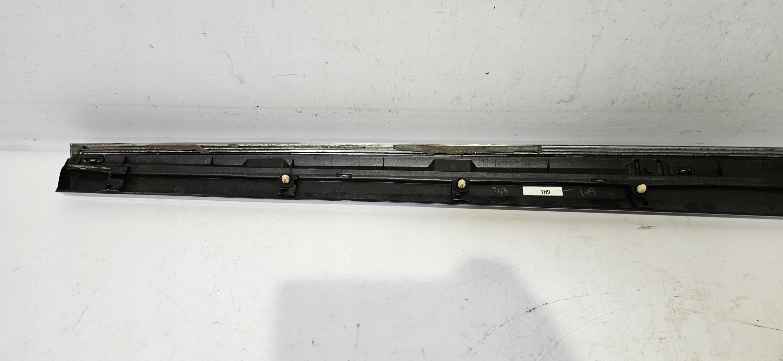 moulding door right front LEXUS LS IV 07-17 original 75071-50080