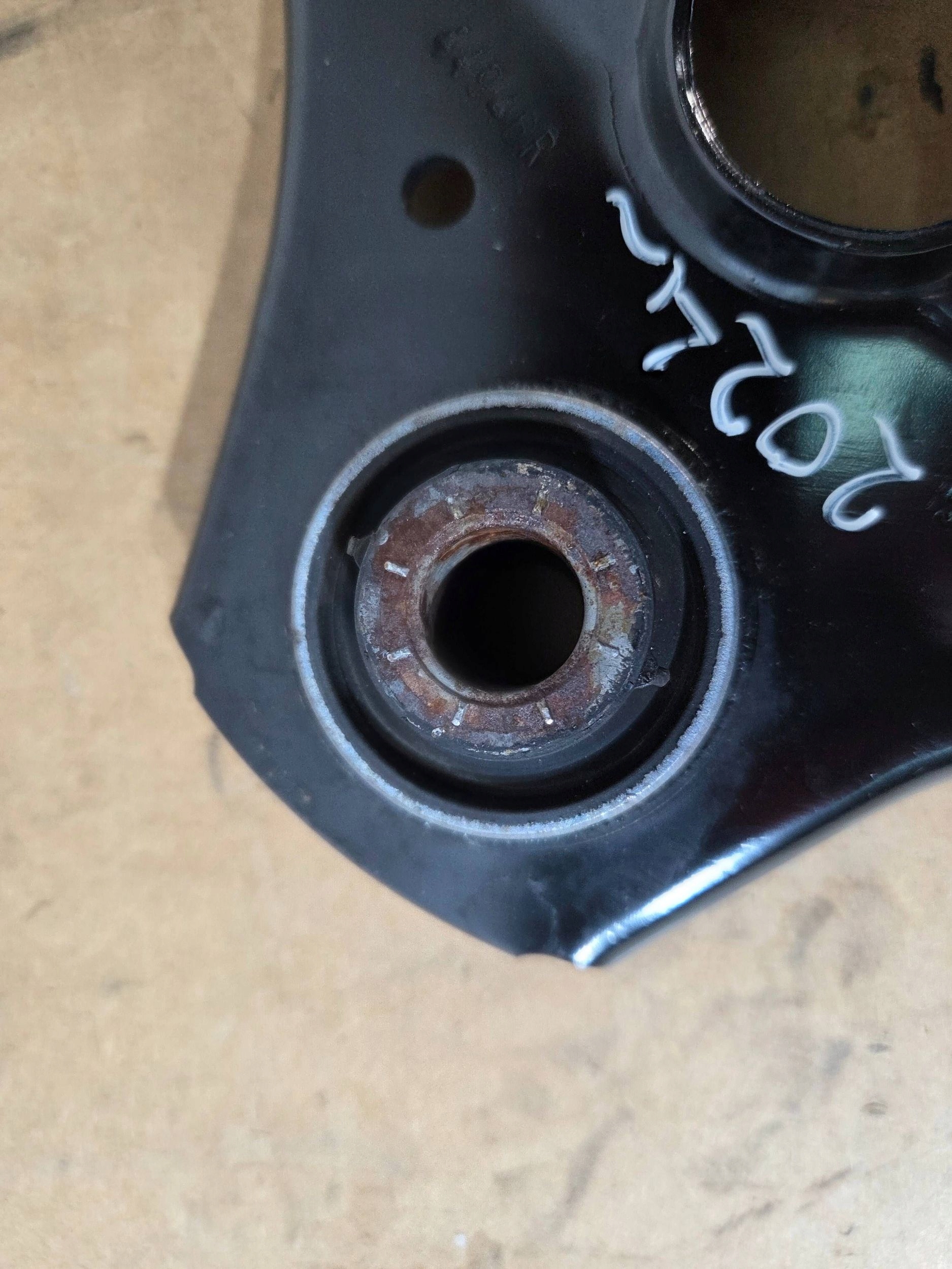 Renault Clio V 2024r arm front right 44946R (Q839)