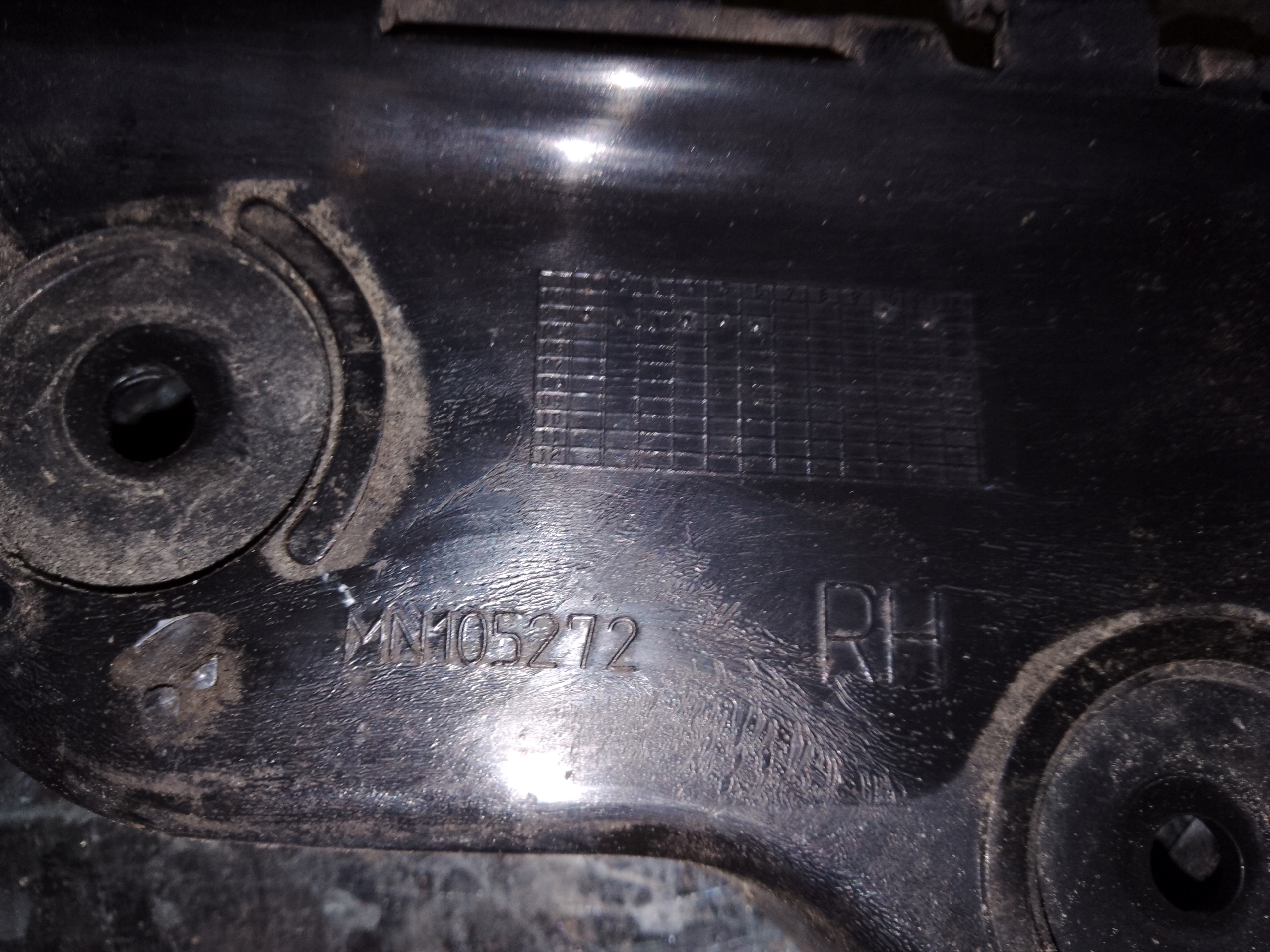 bumper bracket right rear part MITSUBISHI COLT MN105272