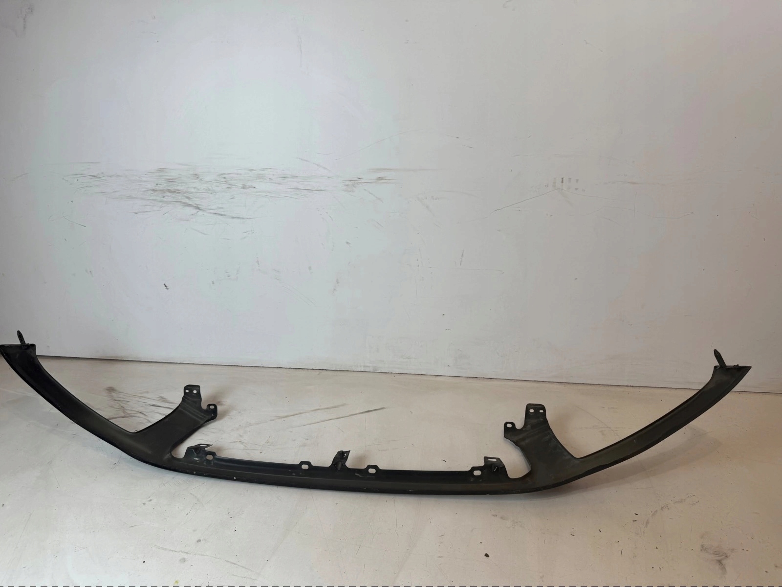 moulding below grill lights Toyota Rav4 II