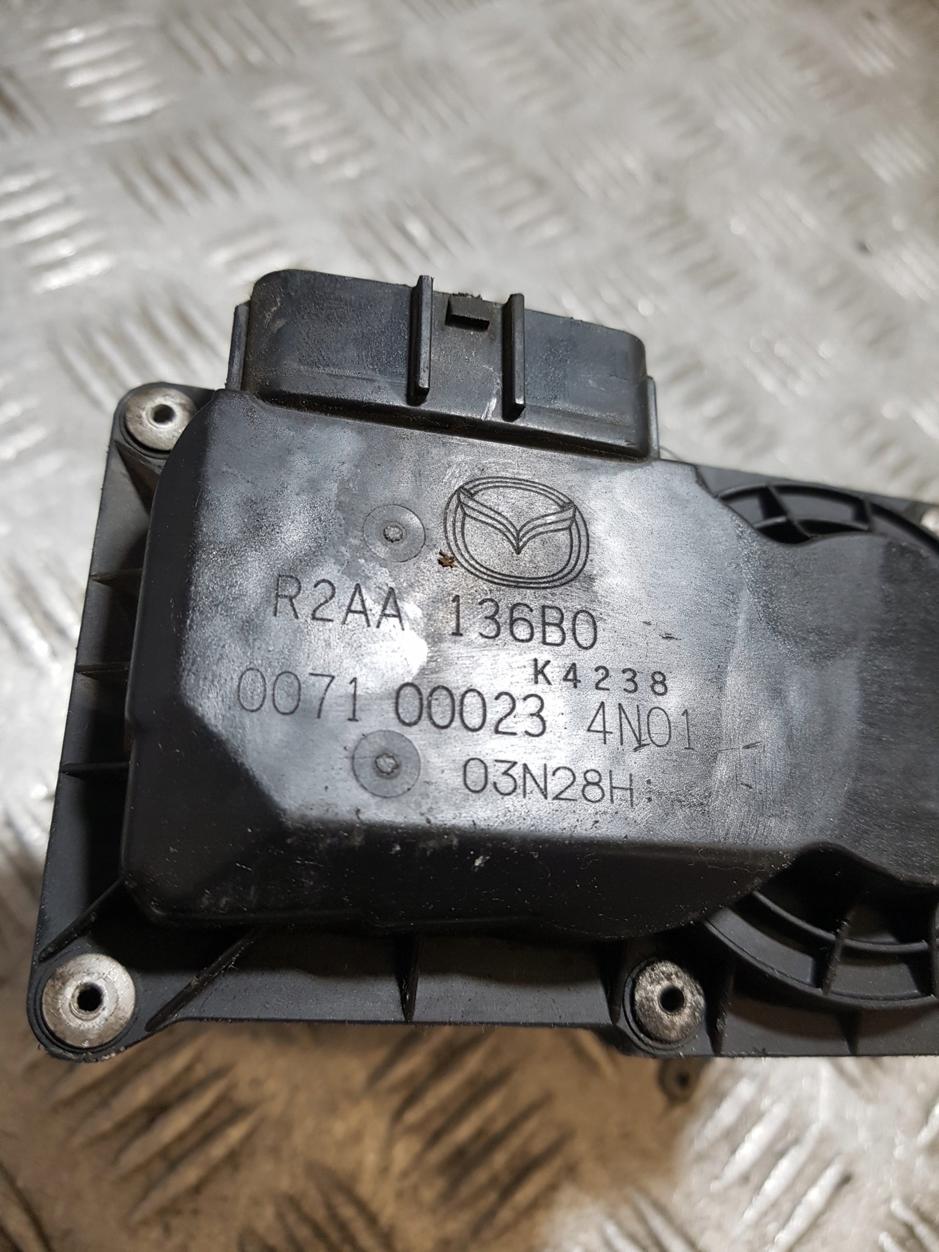 Valvola a farfalla MAZDA 6 II 2.2 D R2AA136B0