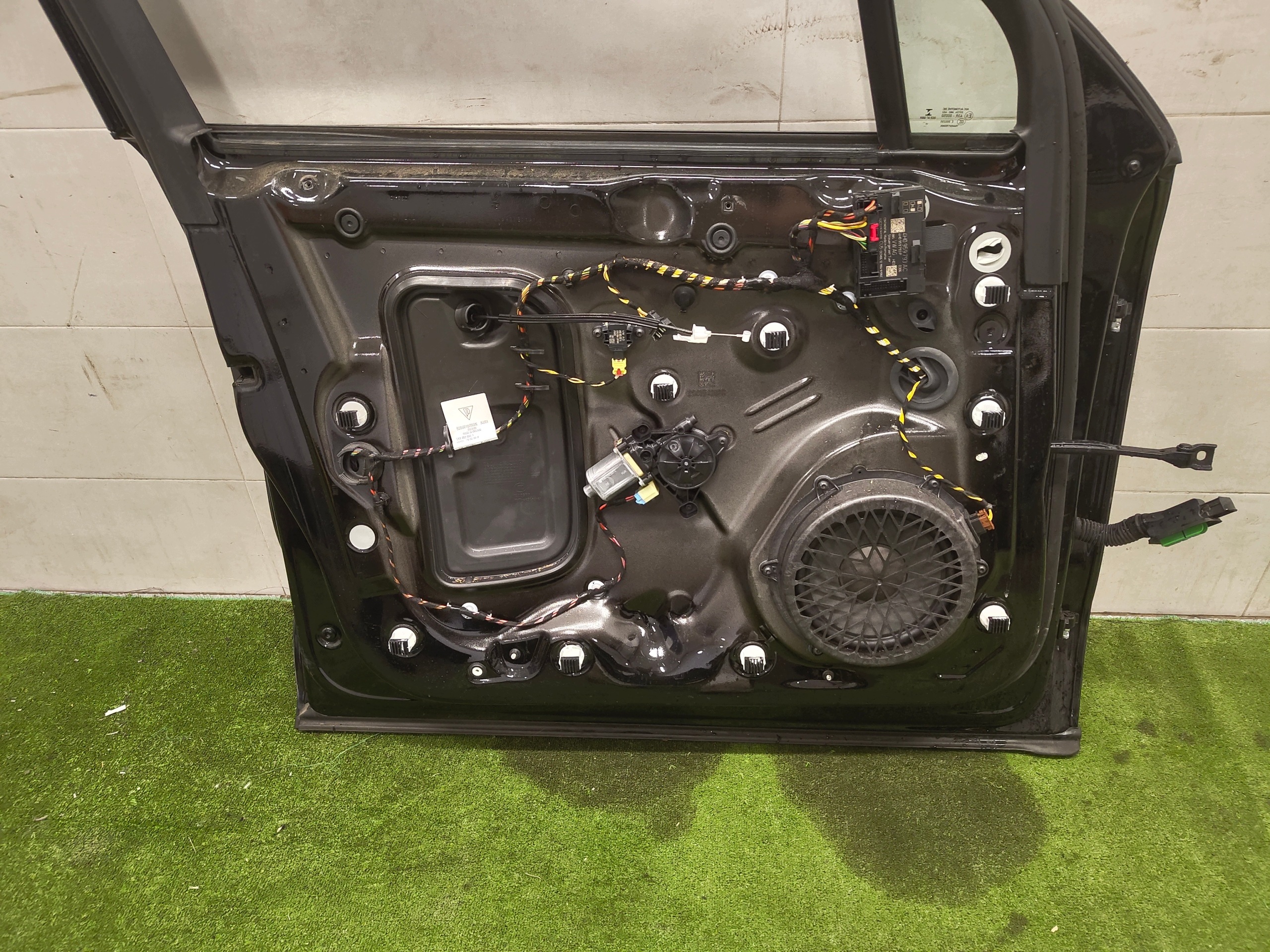 PORSCHE MACAN 95B door left front front