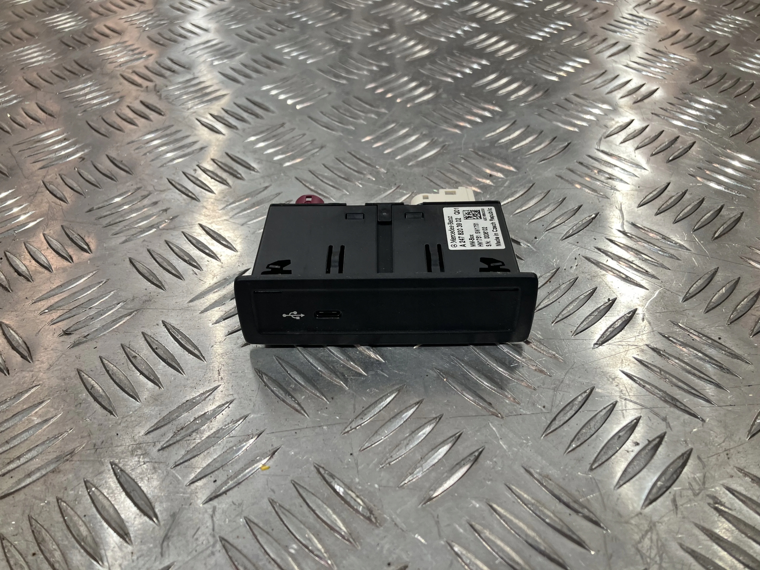 панель usb C MERCEDES a класс W177