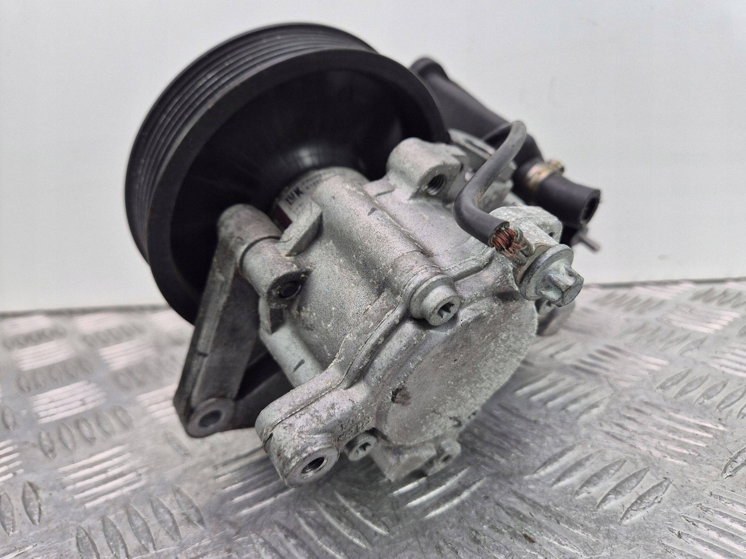 Mercedes E350 W211 pompe direction assistée LH2113596 M272964