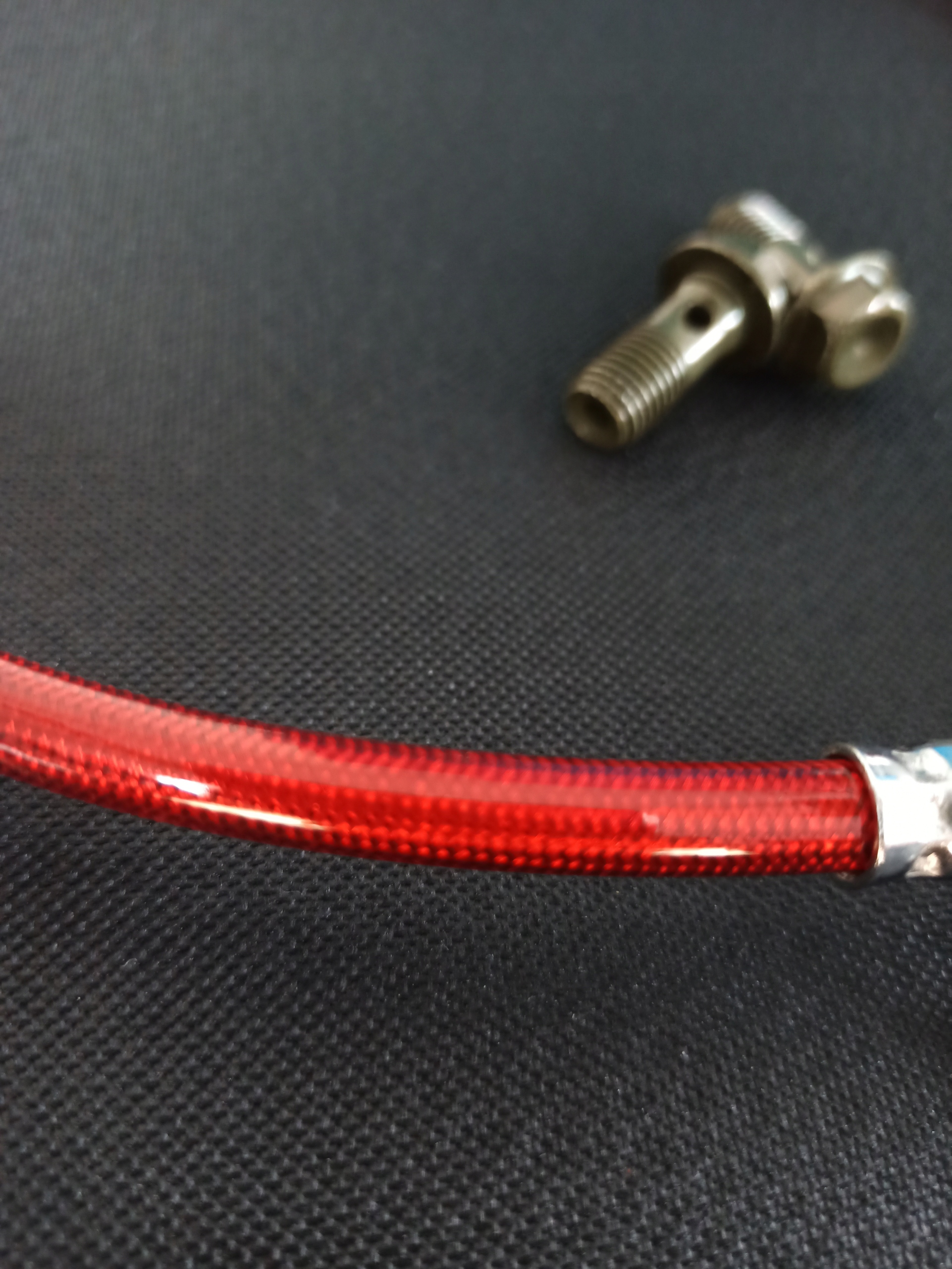 PRZEWÓD PRZEWODY HAMULCOWY STUNT HB STALOWY OPLOT 210 CM CZERWONY Producent bez marki