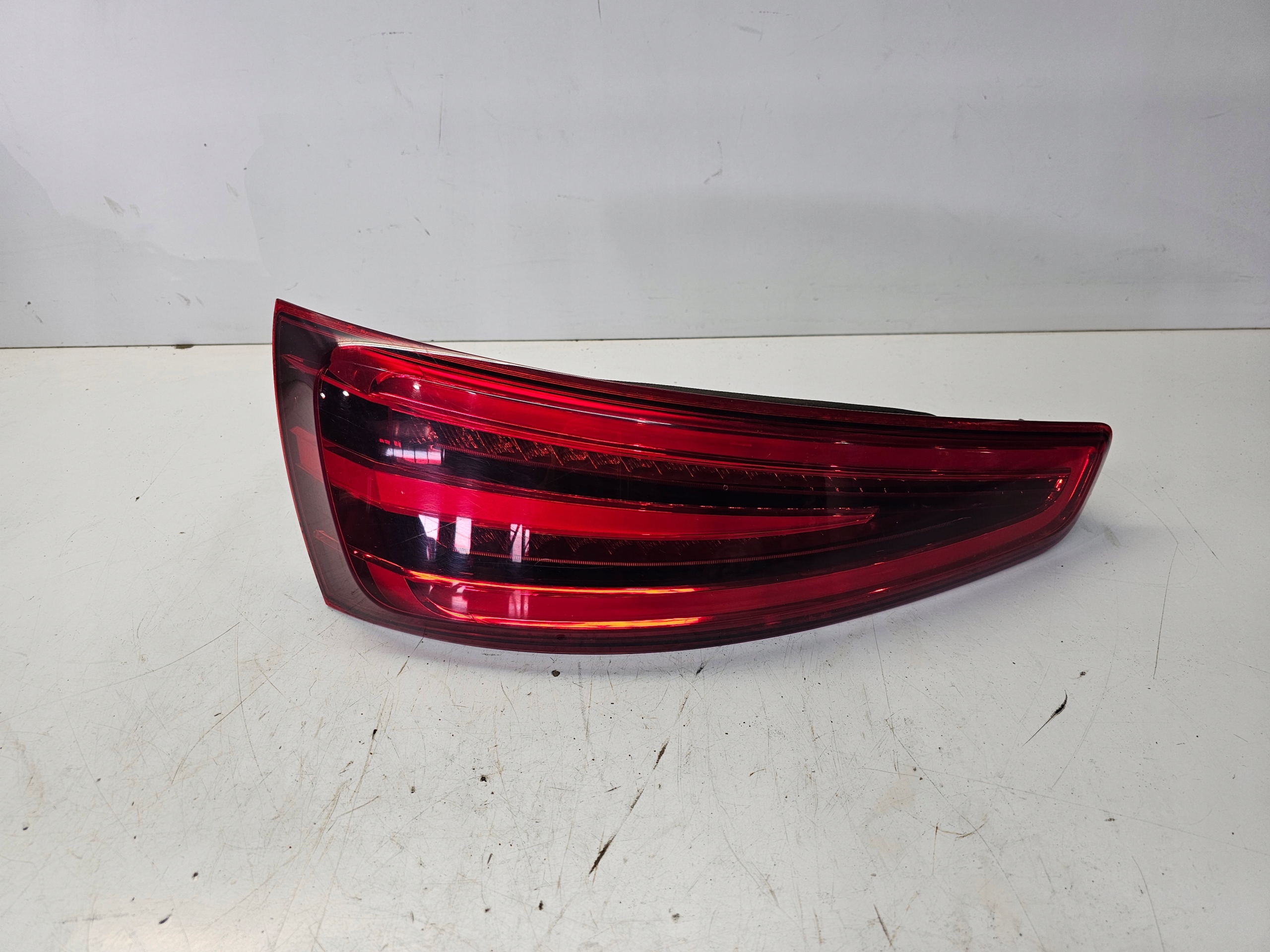 LAMPA LED LEWY TYŁ AUDI Q3 8U 8U0945093A ORYGINAŁ