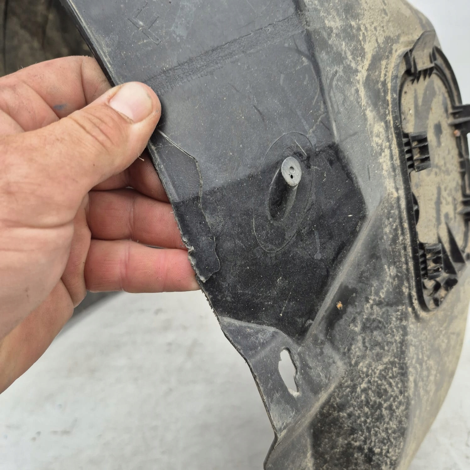 VW PASSAT B8 14-23 mudguard front front right