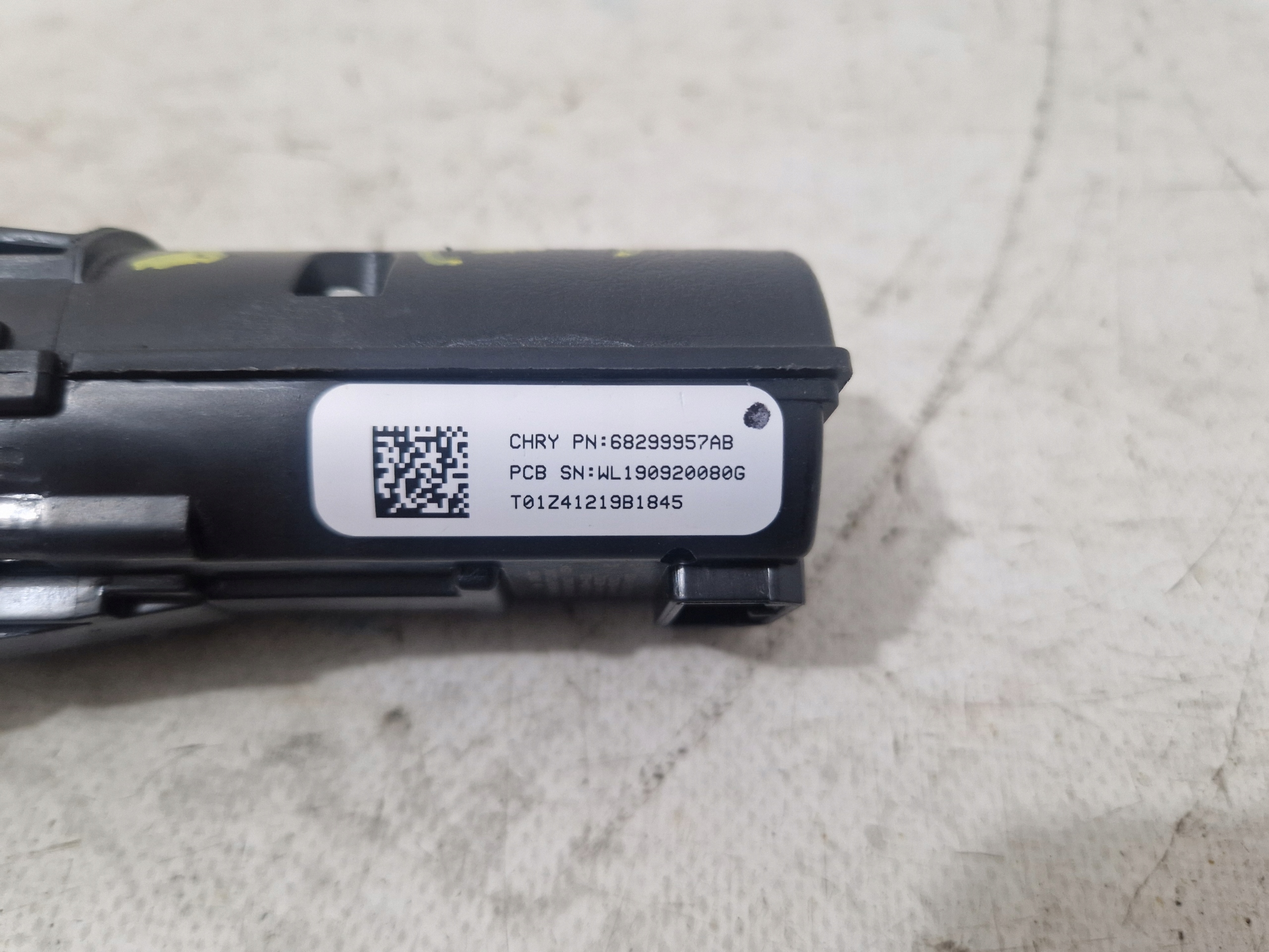 DODGE CHARGER CHALLENGER 15- button START STOP 68299957 AB