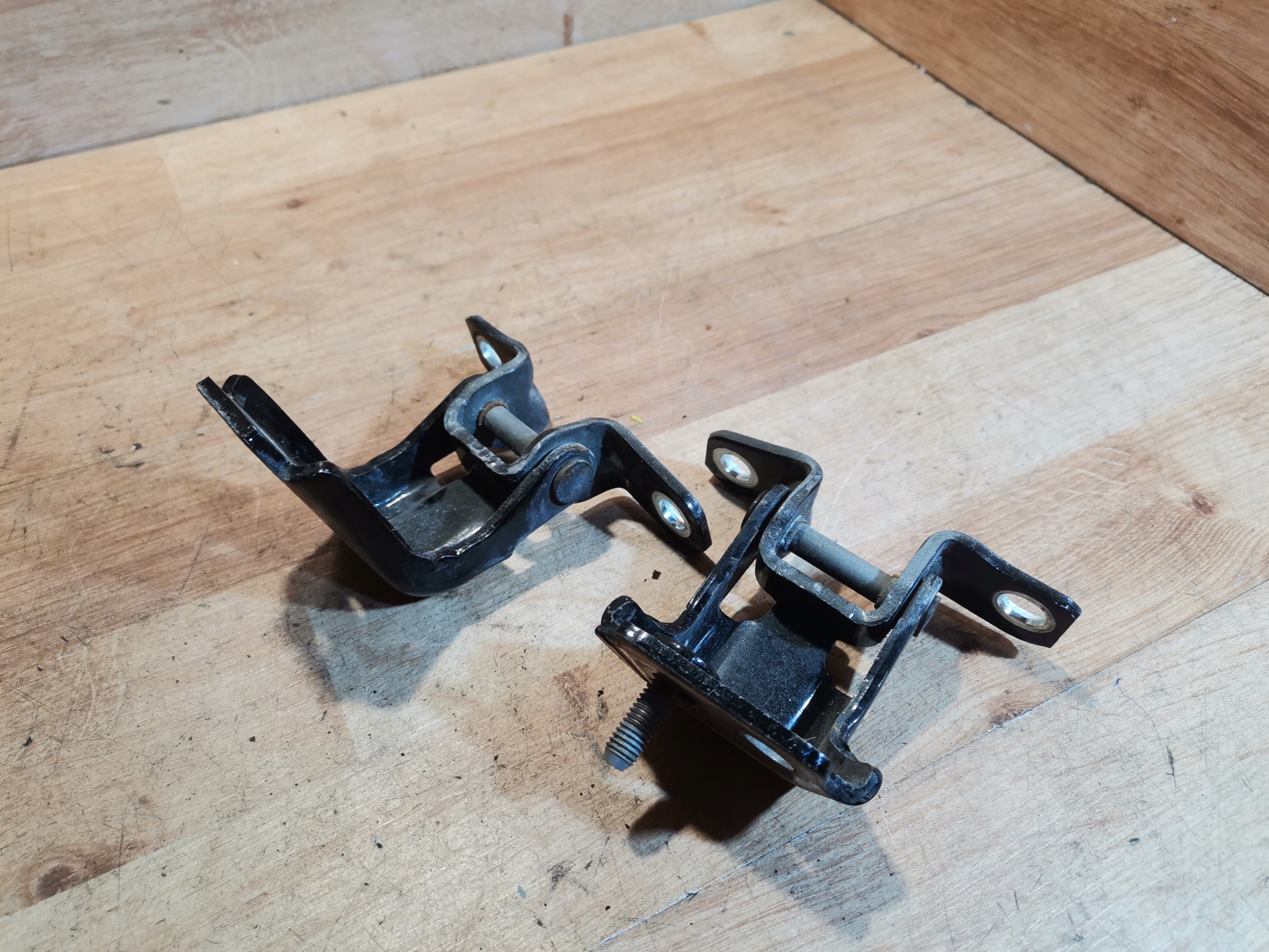 hinges left rear part MAZDA 6 III GJ