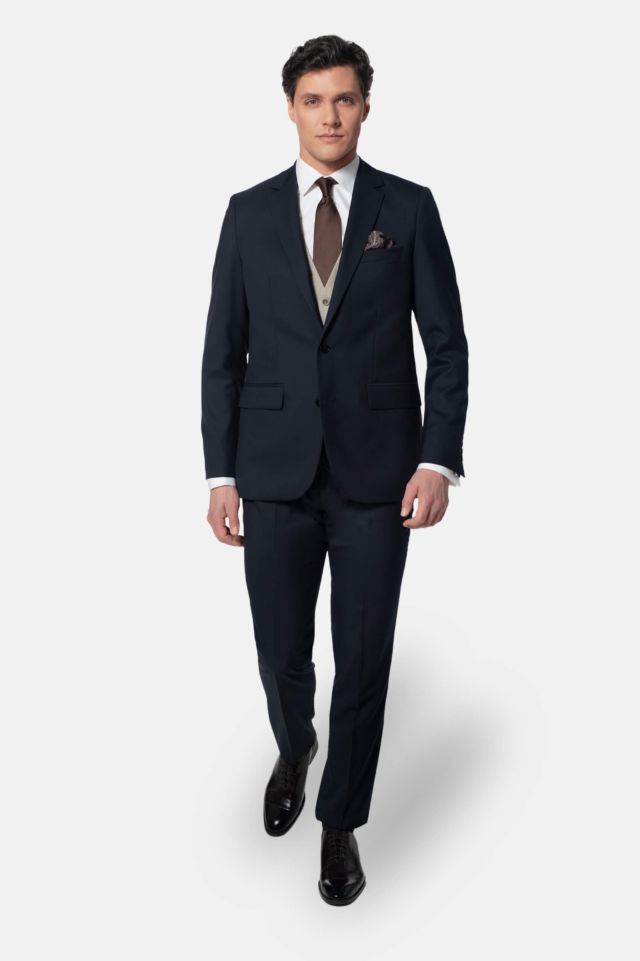 Garnitur Winolia 325 Granatowy Slim Fit Jednorzędowy Z Wełną 176 124 110