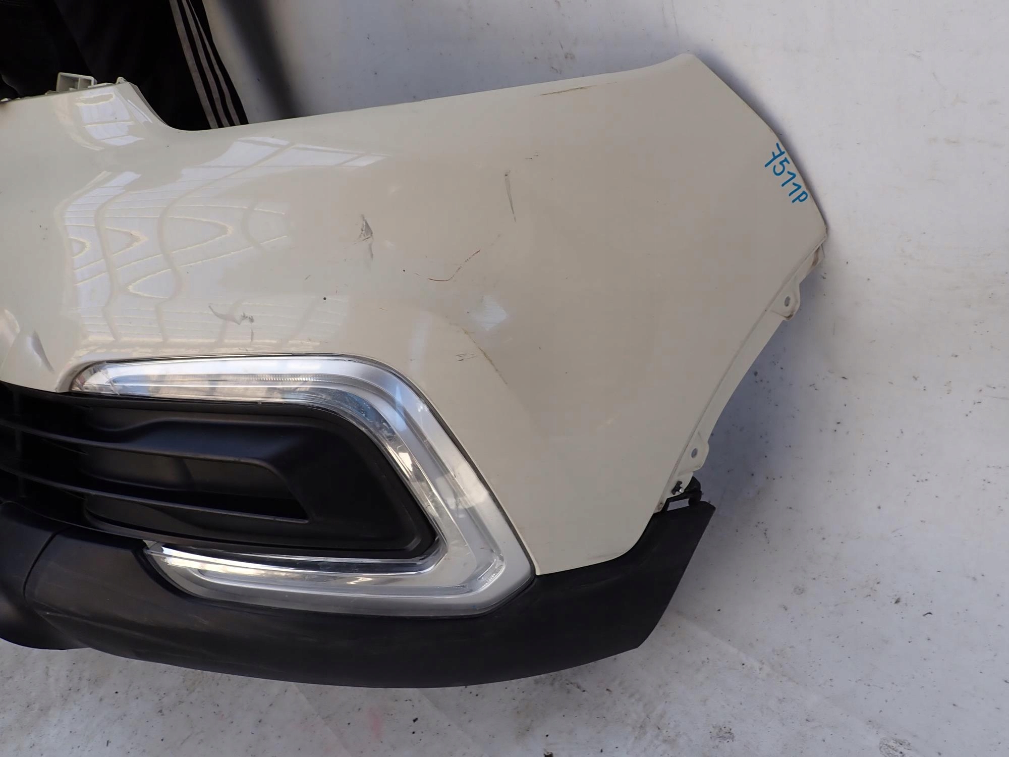 RENAULT CAPTUR and 1 LIFT 17-19 bumper front front