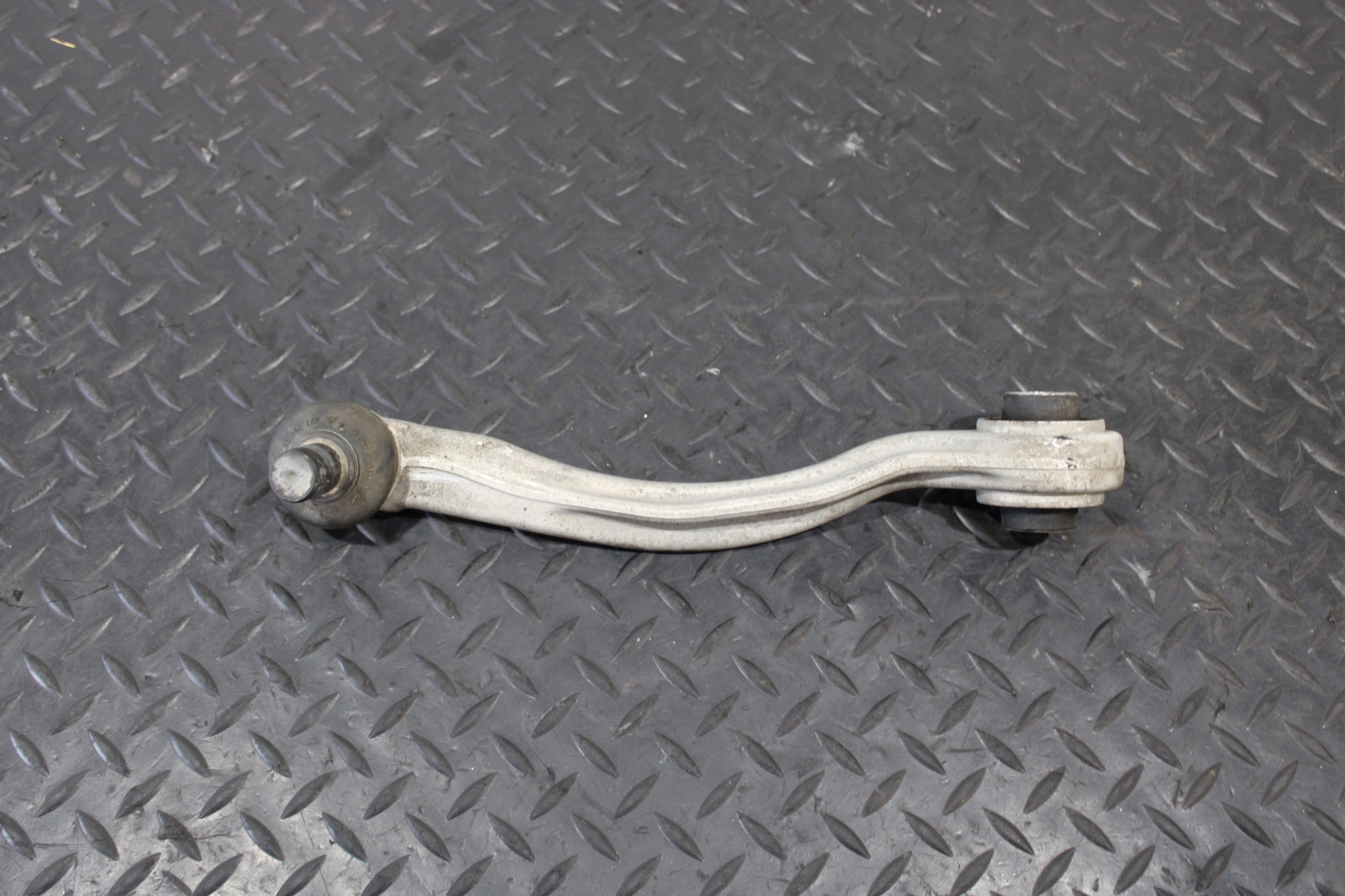 arm right front upper AUDI A6 C8 4K0 4K9 4K0407510C