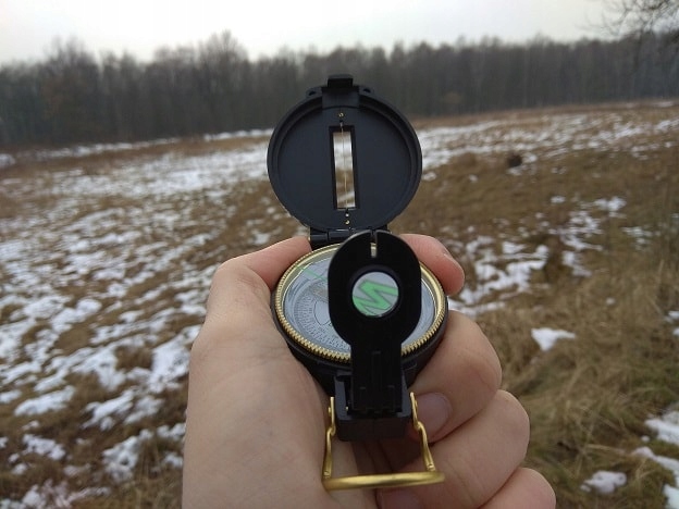 Kompas BUSOLA WOJSKOWY mapowy TURYSTYCZNY z lupą Linijka brak