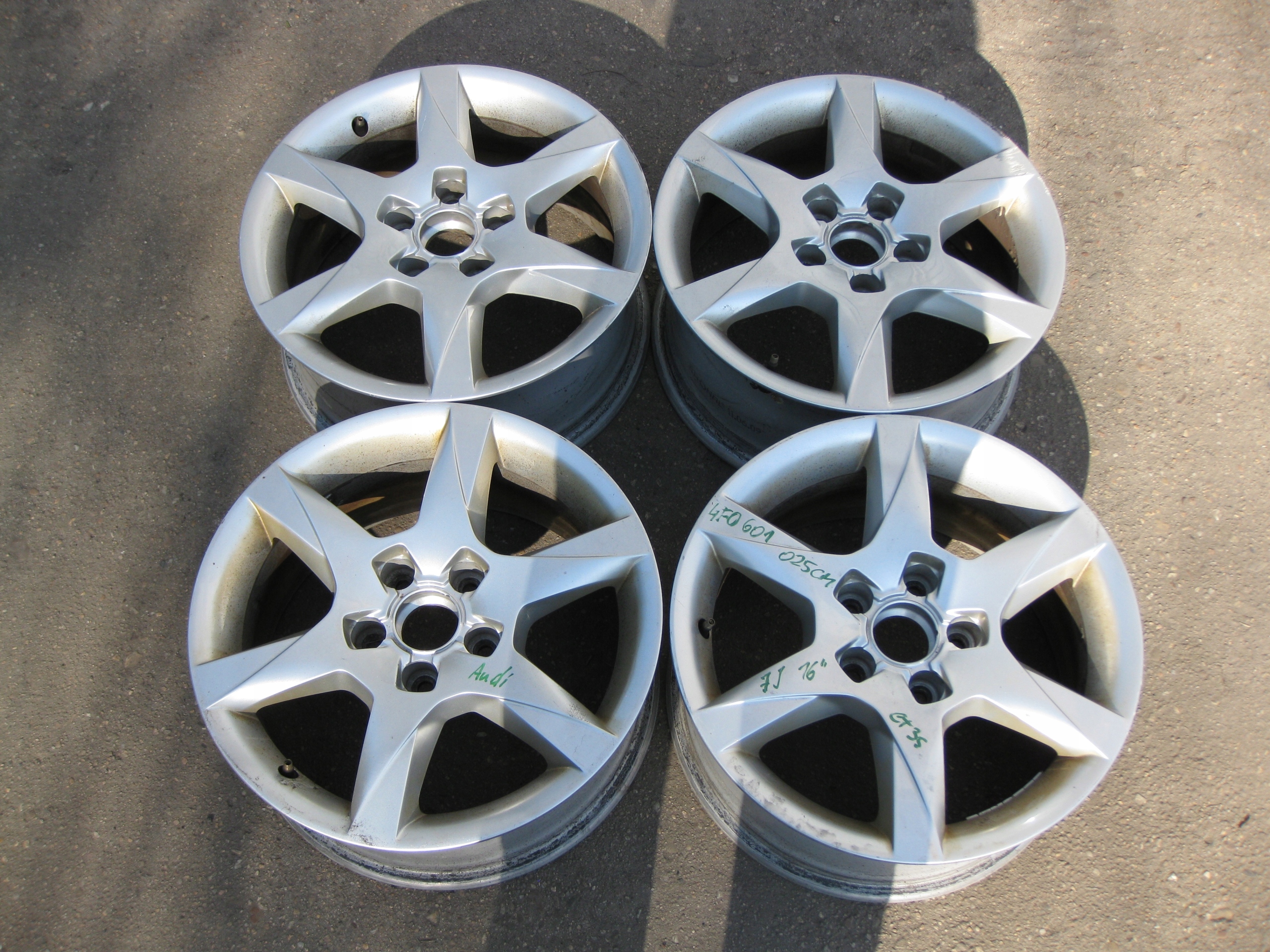 AUDI discs aluminium 16" ET 35 KOMPLET nice 4F0601025CM