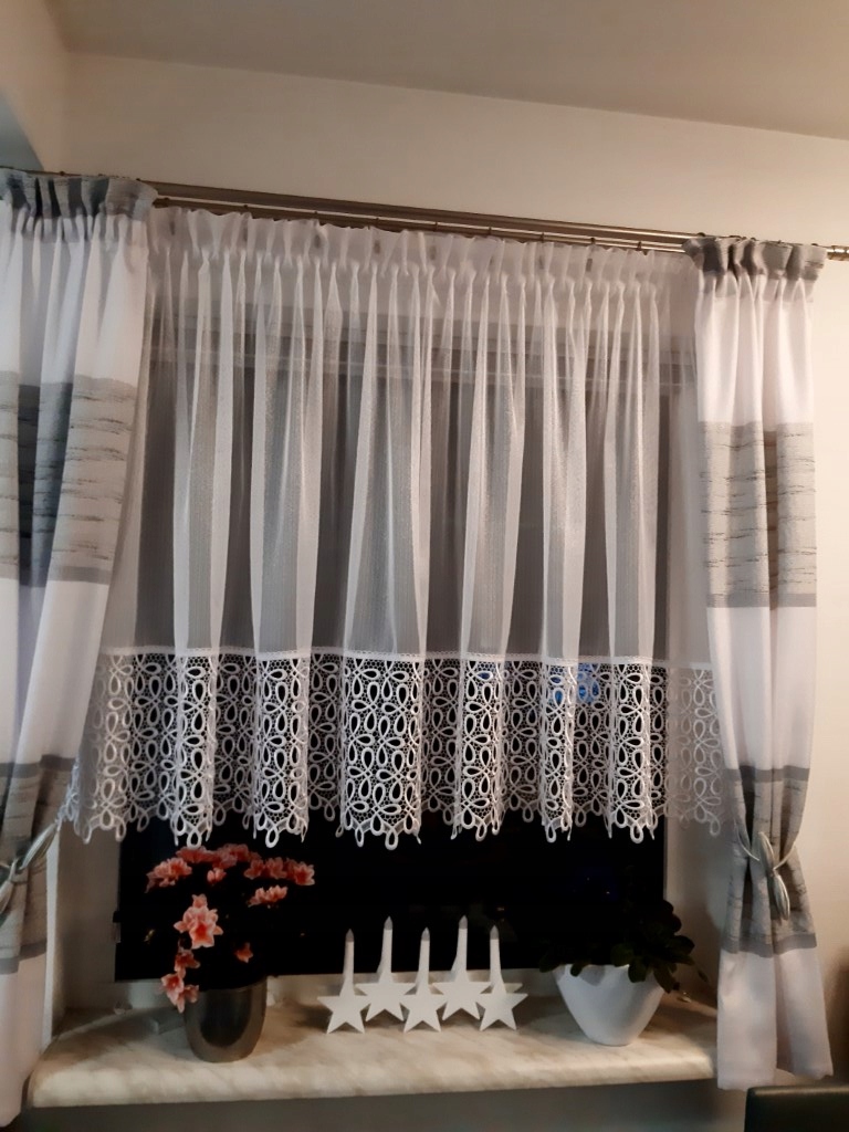 

Firana Perłowe Prążki z efekt. gip.30cm wys.120cm