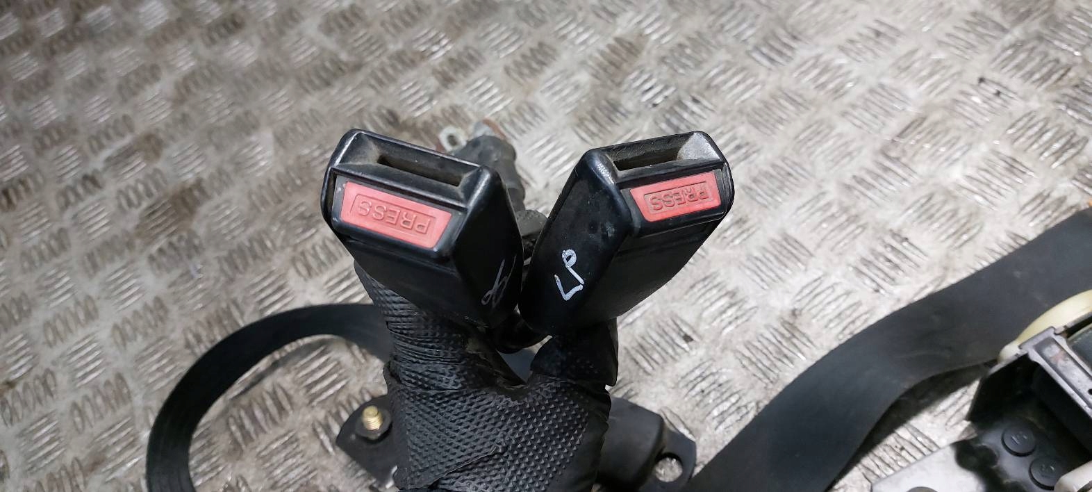 tension belt safety left + right front + ZAPINKI ISUZU TROOPER and