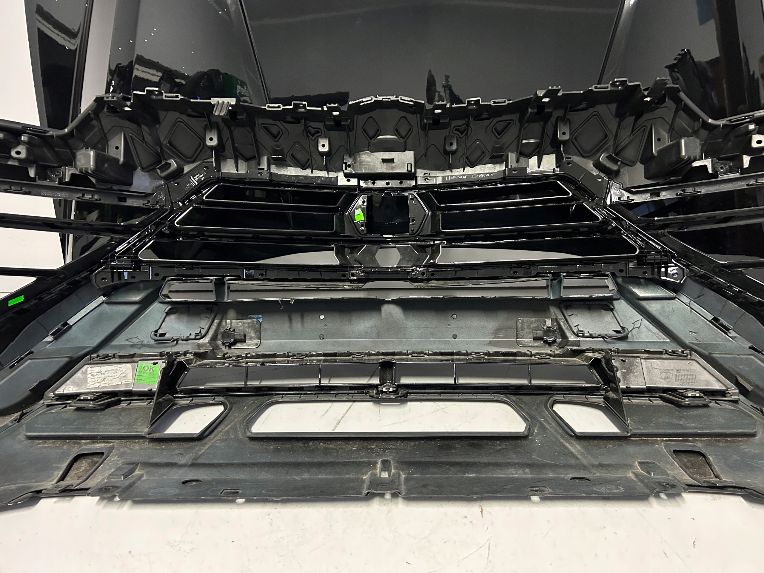 front bumper, bonnet, grill, grid Front Bumper Hood Lamborghini Urus S