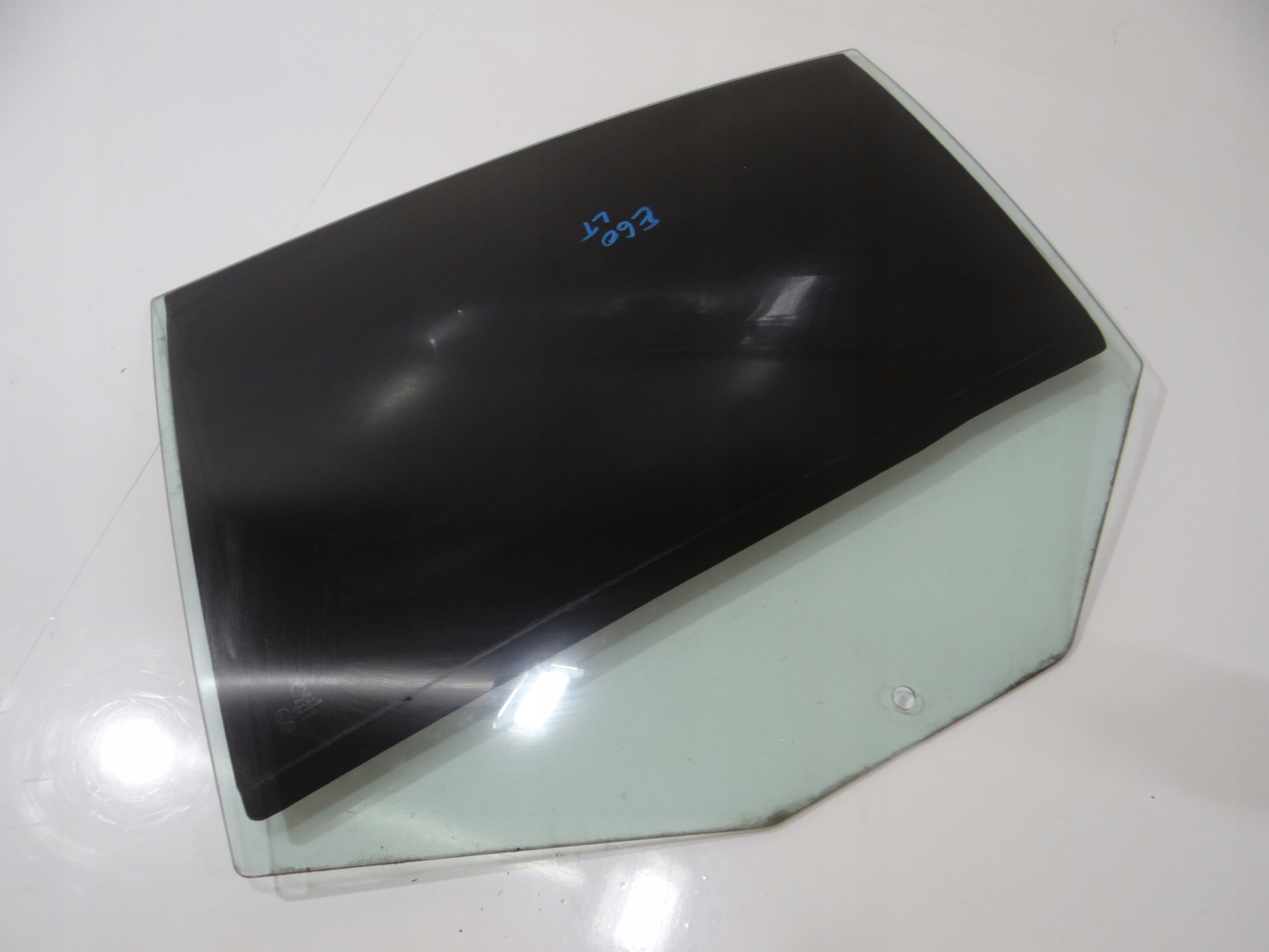 window door left rear part BMW E60 (4287299)