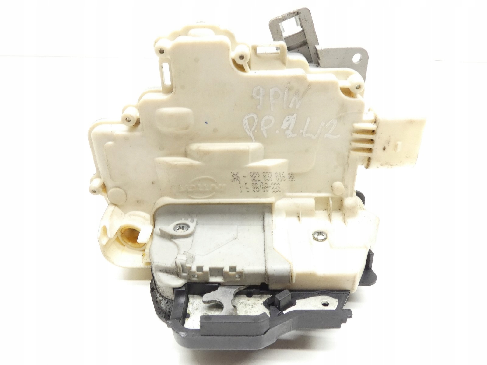 lock door right front AUDI A4 B7 8E2837016AA