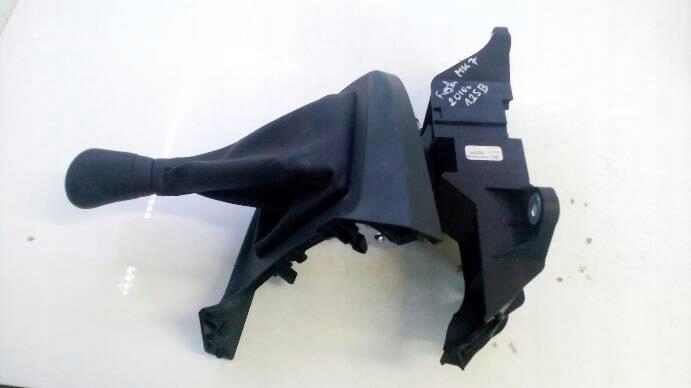 Gałka zmiany biegów Ford Fiesta mk7 1,2 B 2010r. Typ samochodu Samochody osobowe