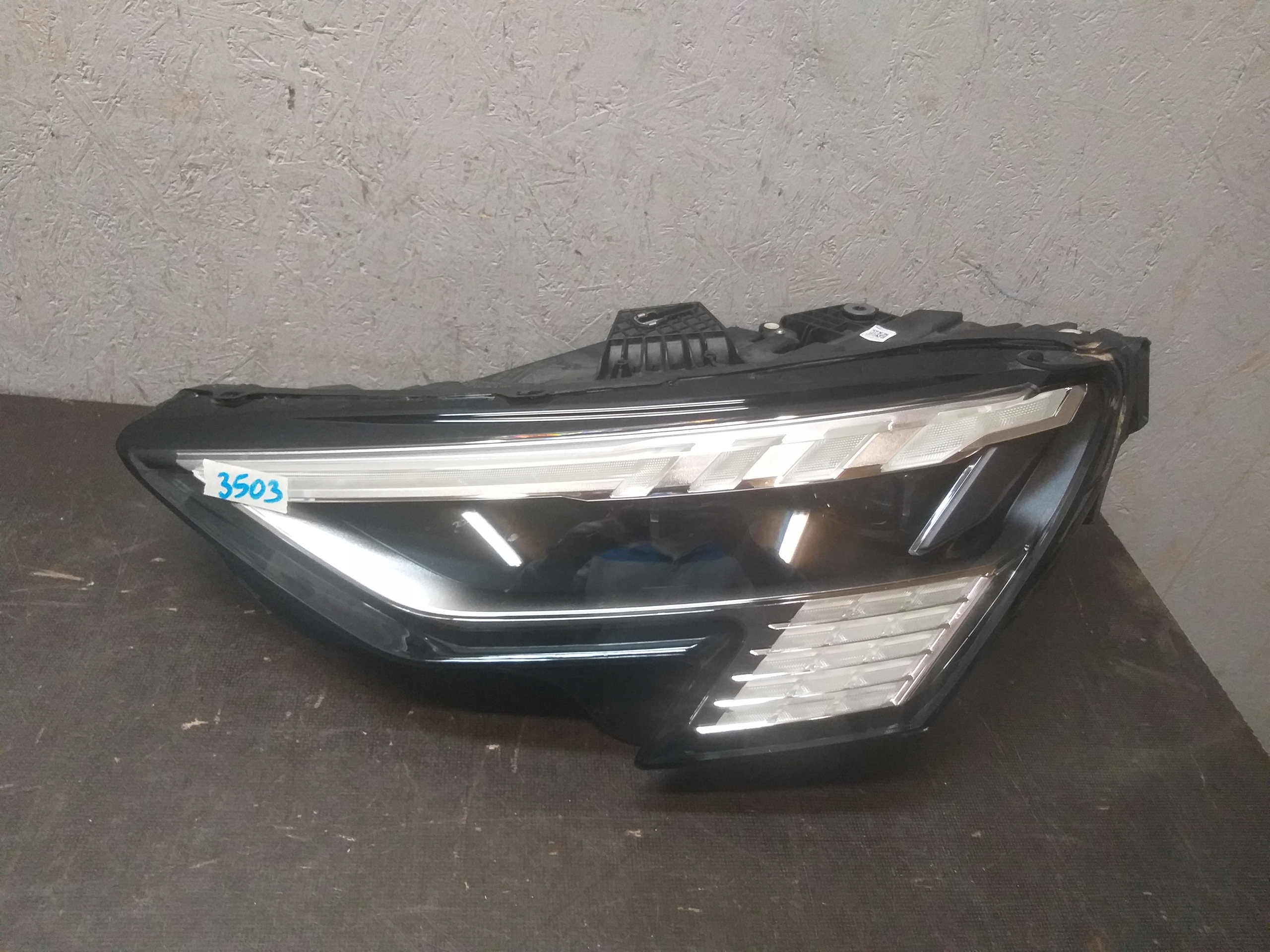 LIGHT FRONT LEFT AUDI A3 FULL LED 8Y0941035