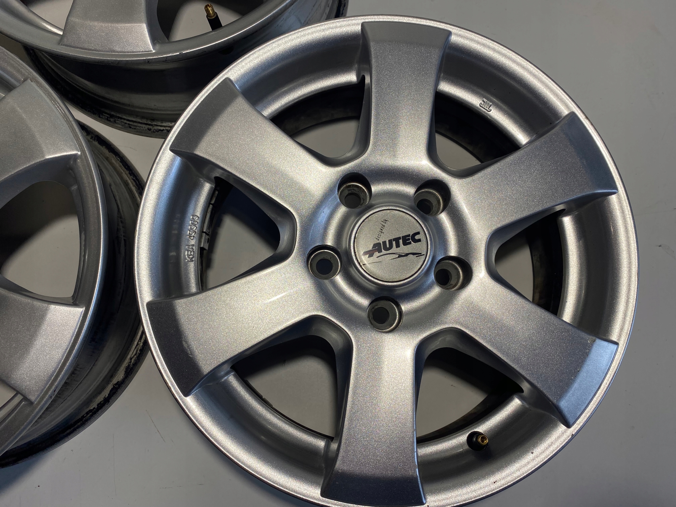 FELGI 15 AUTEC BALTIC 6x15 ET43 KBA45909 5X112 Szerokość felgi 6.0