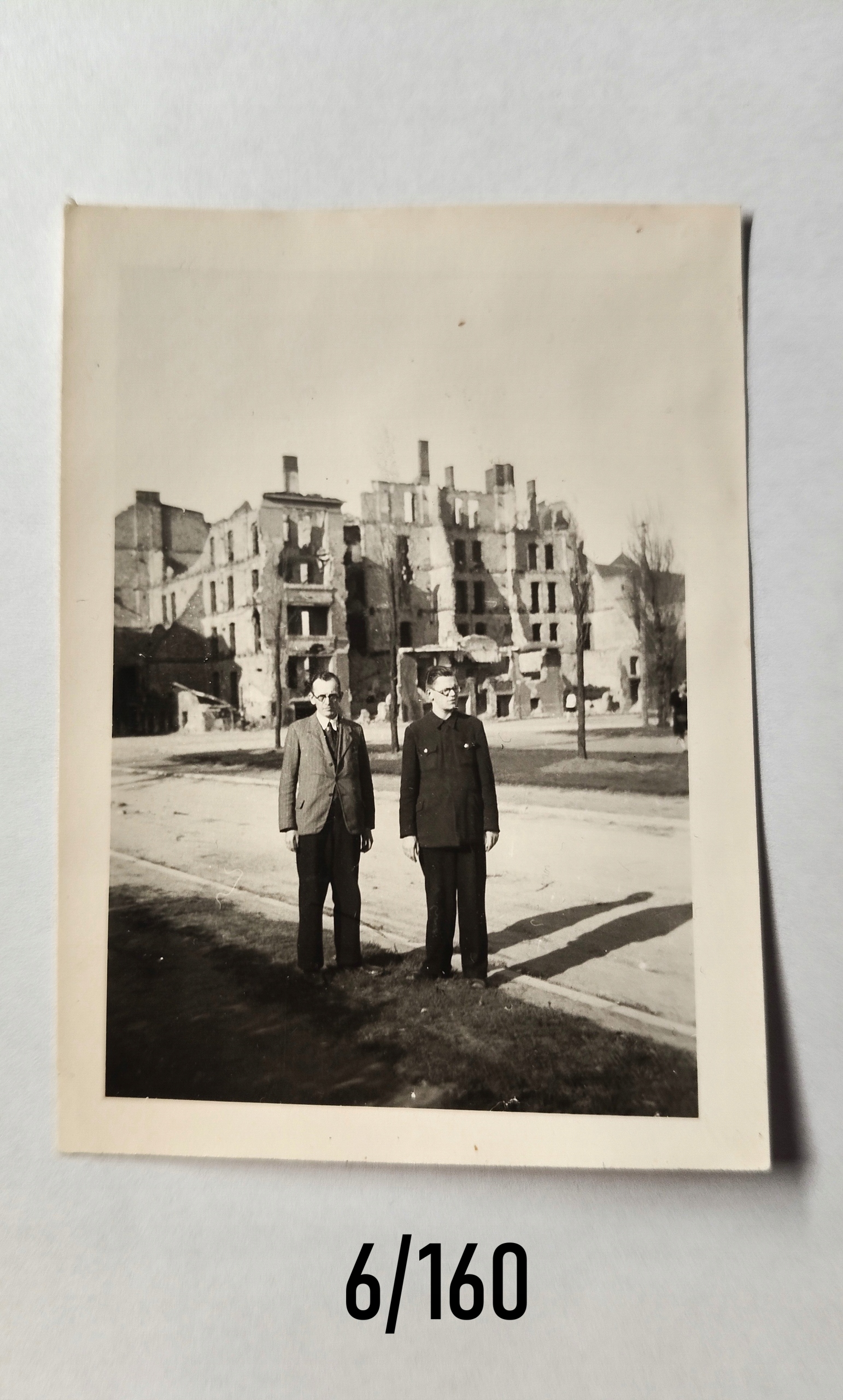 zdj. Poznań na tle ruin/1946