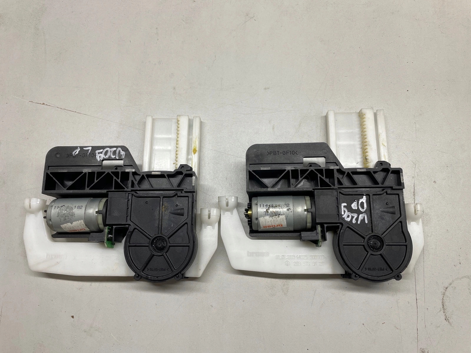 MERCEDES CLK W209 Silniczek regulacji zaglowka P L Part number A2039700126