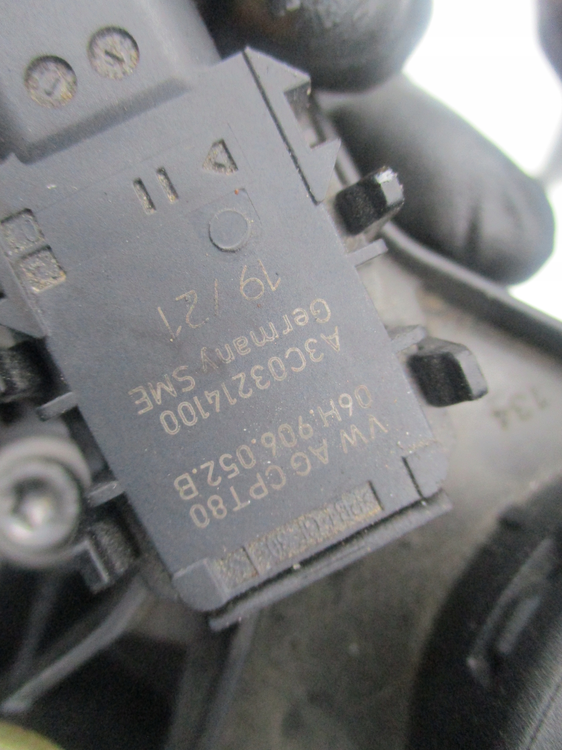 AUDI A4 A6 Q5 S3 VW GOLF VIII R ARTEON PASSAT B8 SEAT 2.0 TFSI ODMA OLEJU Jakość części (zgodnie z GVO) O - oryginał z logo producenta pojazdu (OE)