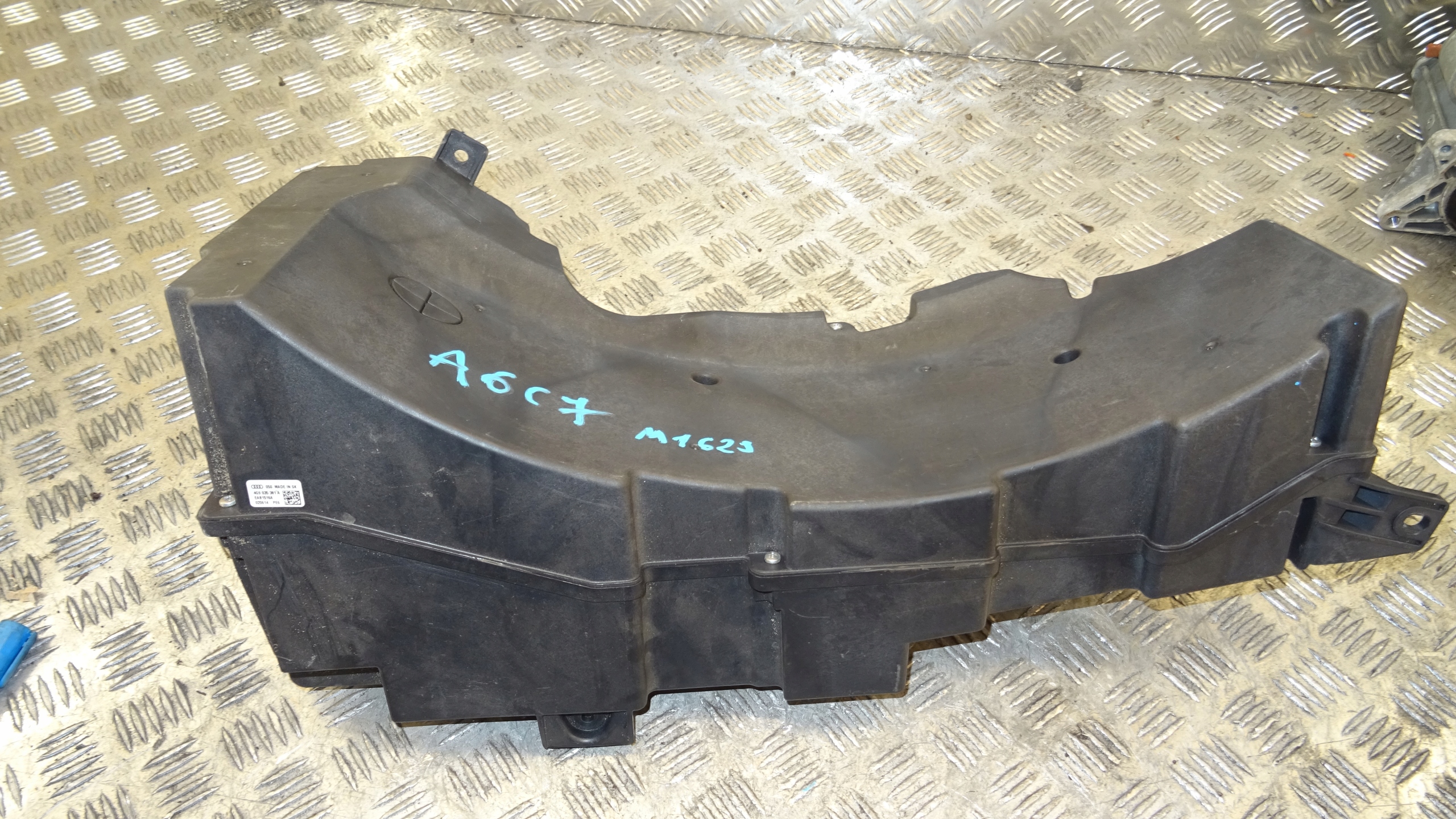 AUDI A6 A7 4G SUBWOOFER reprák 4G9035381A