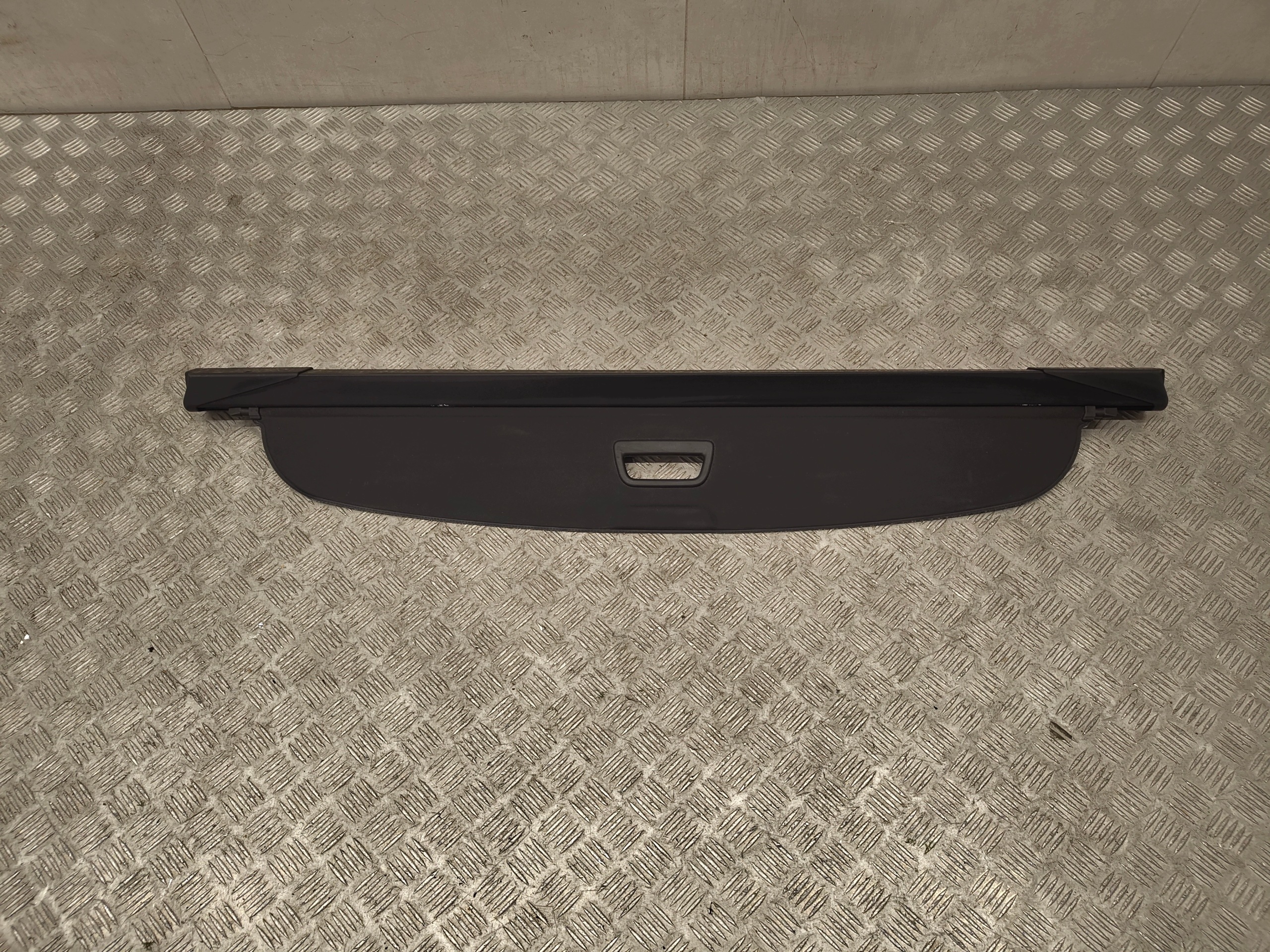 BMW 2 F46 blinds boot 7360973 SCHWARZ