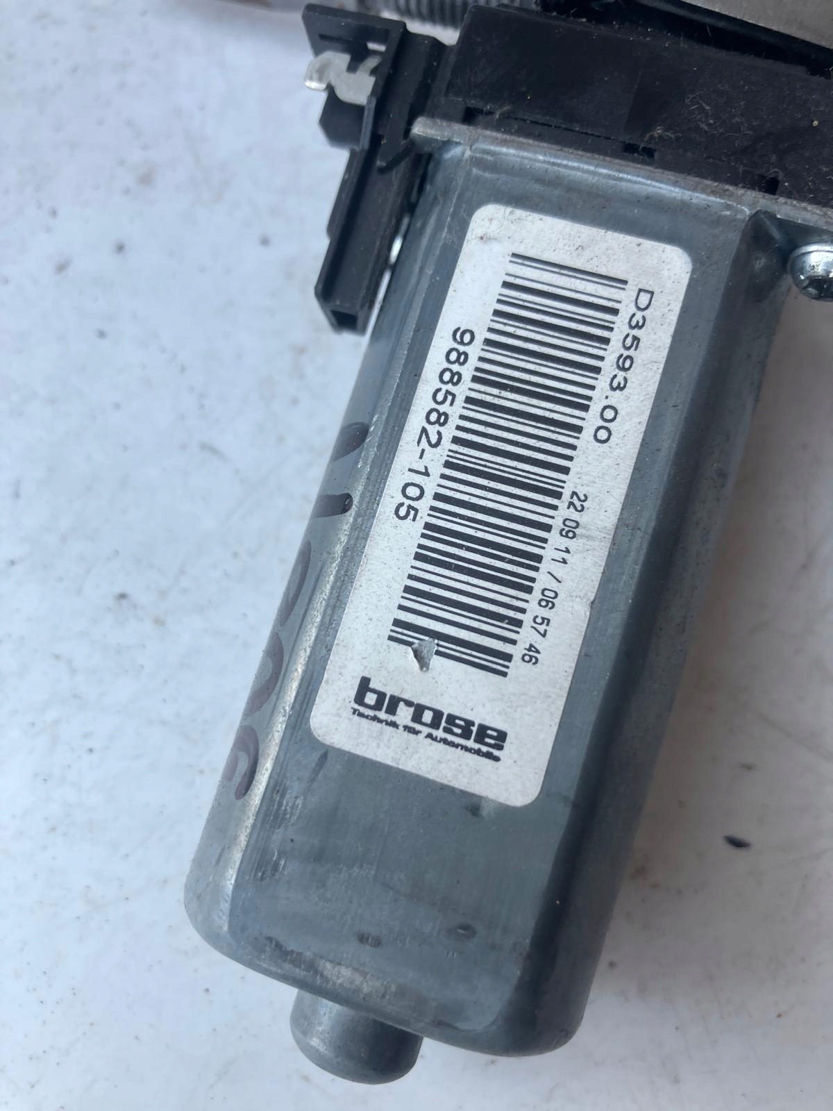 mini motor control seat right front PEUGEOT 508 and 988582-105