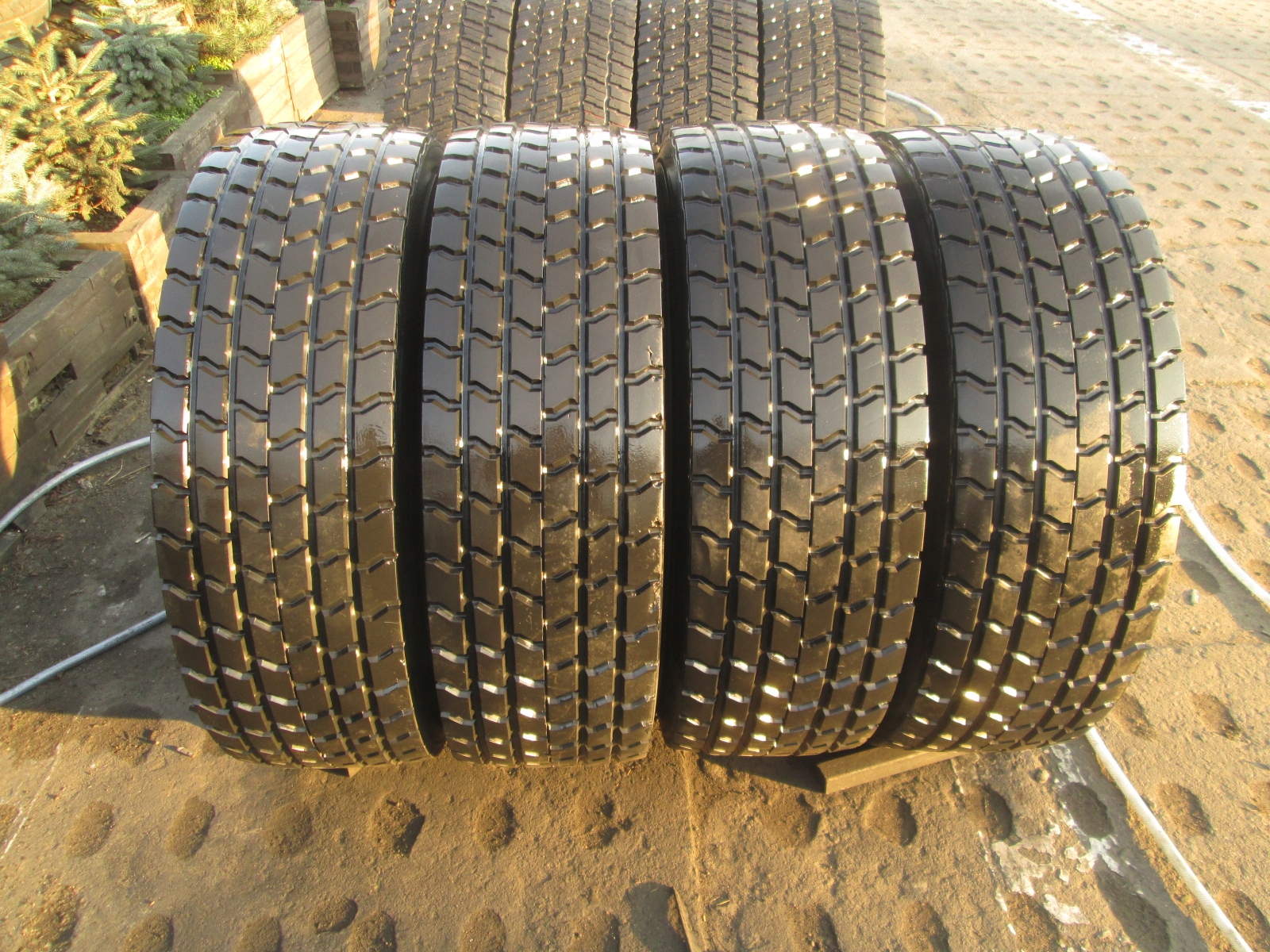 315 / 70R22.5 Continental HD3 HYBRID 4.шт привода