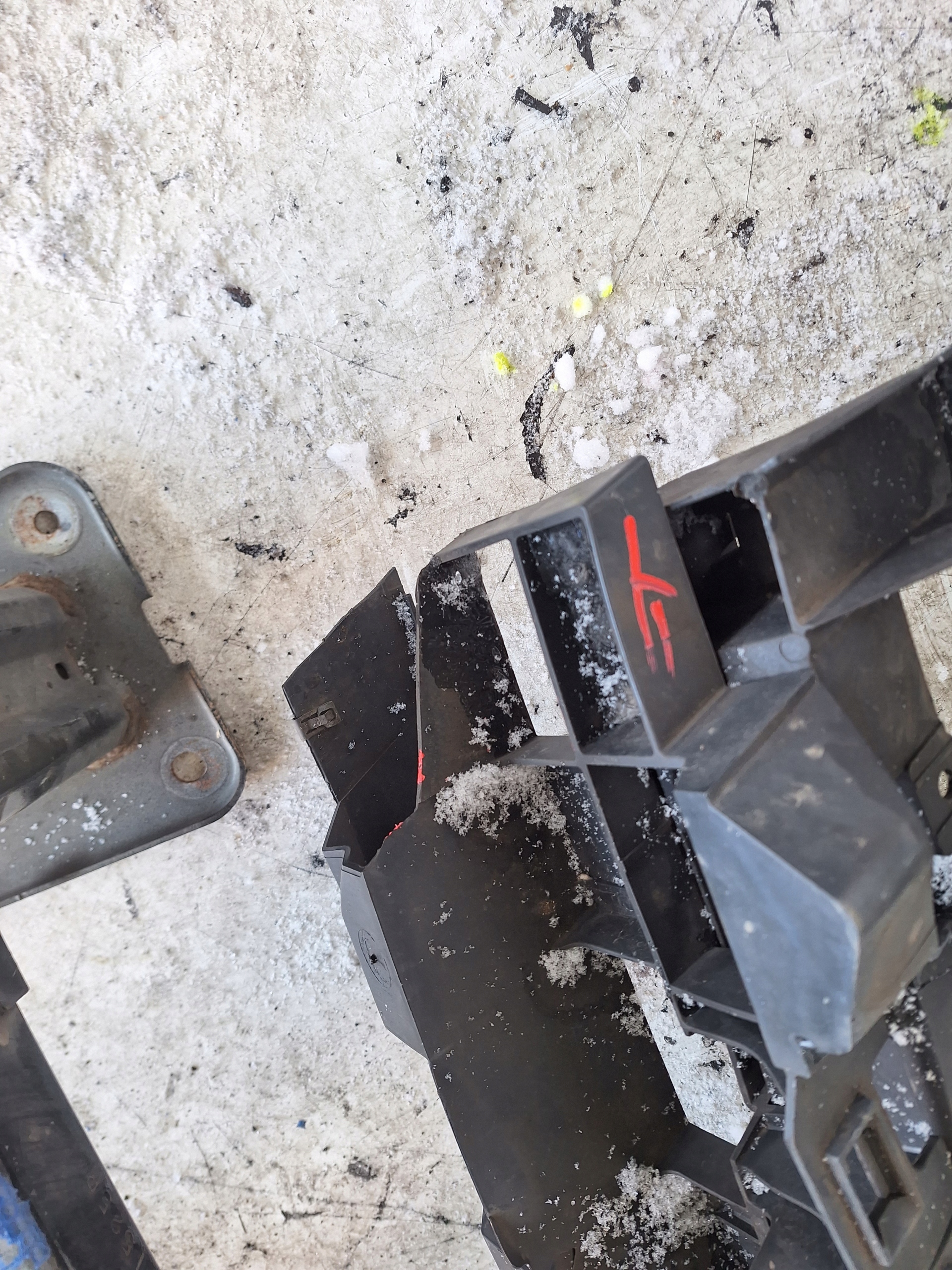 VIVARO B TRAFIC III 14-> support panel for radiators