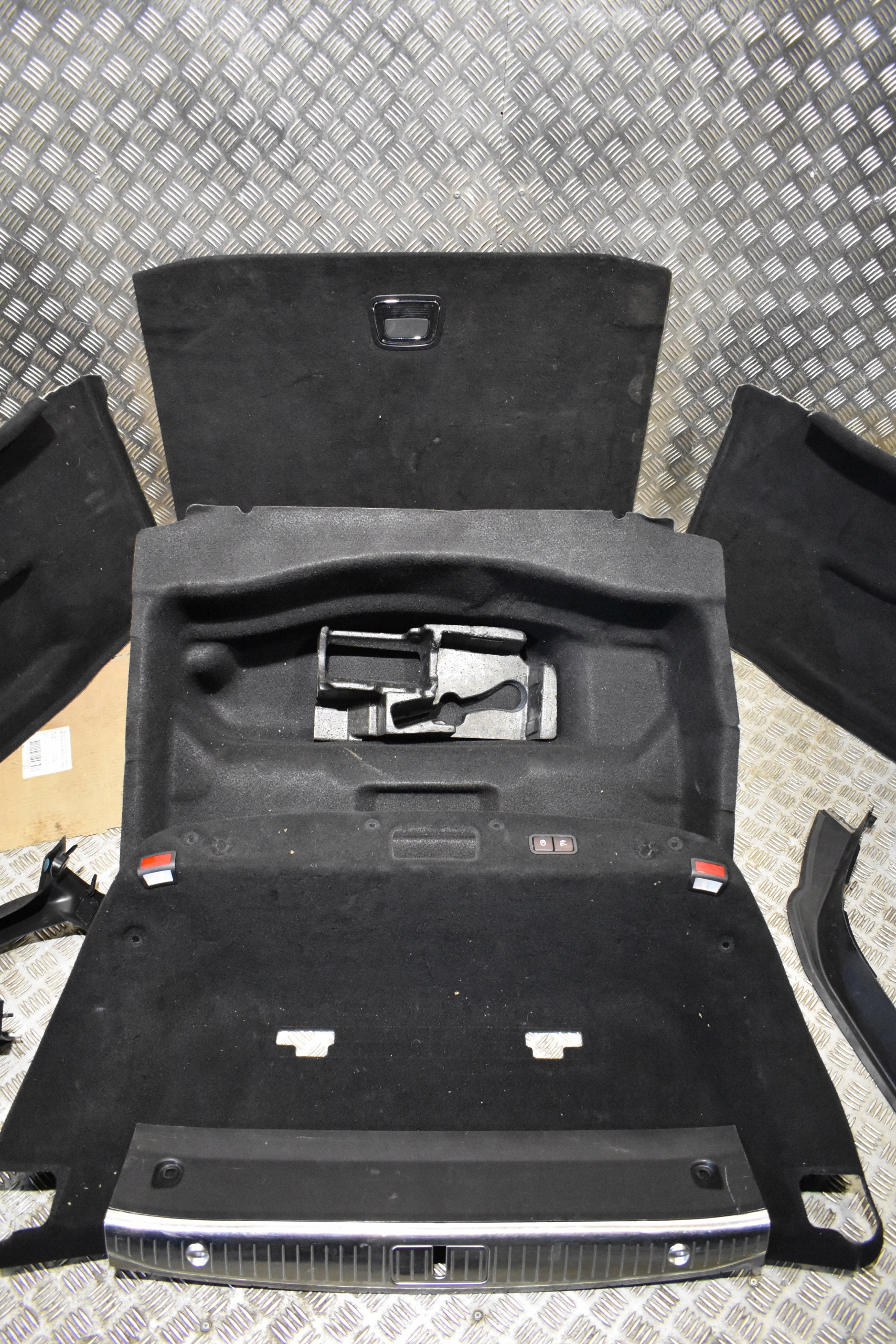 IDEALNE inner upholstery KPL. boot MERCEDES W217 COUPE 1